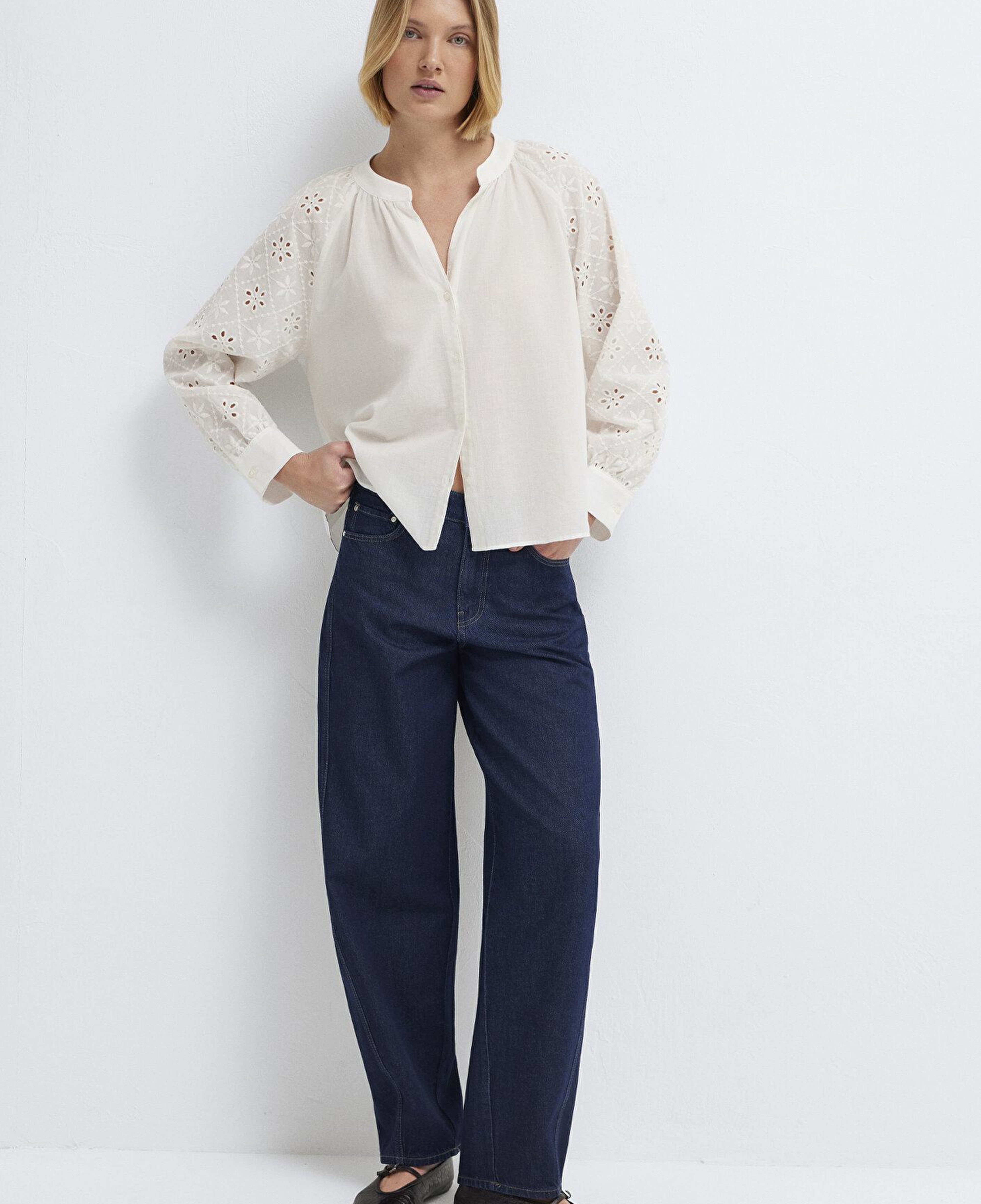 Mavi Dantel Detaylı Beyaz Gömlek Loose Fit / Bol Rahat Kesim 1211346-620