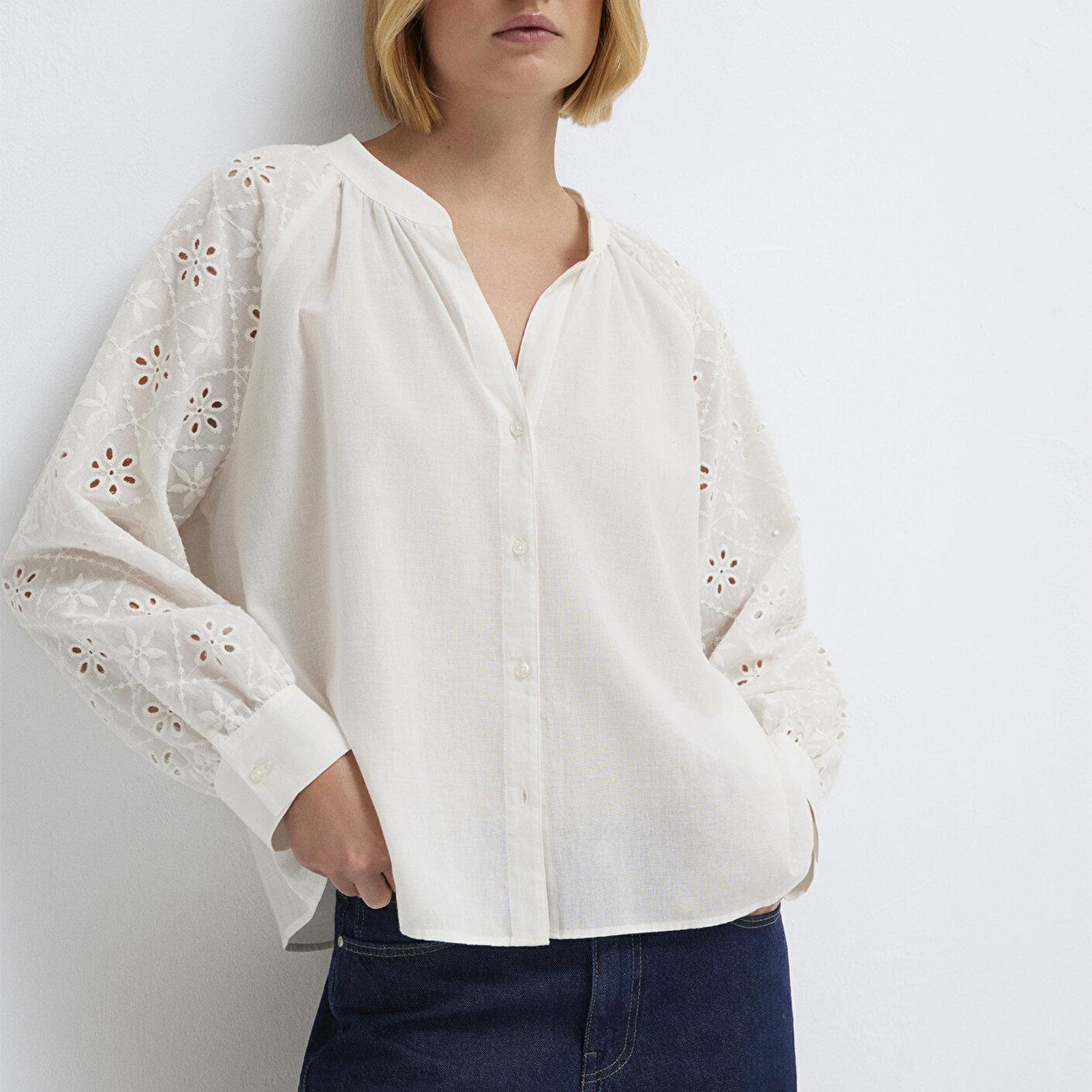 Mavi Dantel Detaylı Beyaz Gömlek Loose Fit / Bol Rahat Kesim 1211346-620