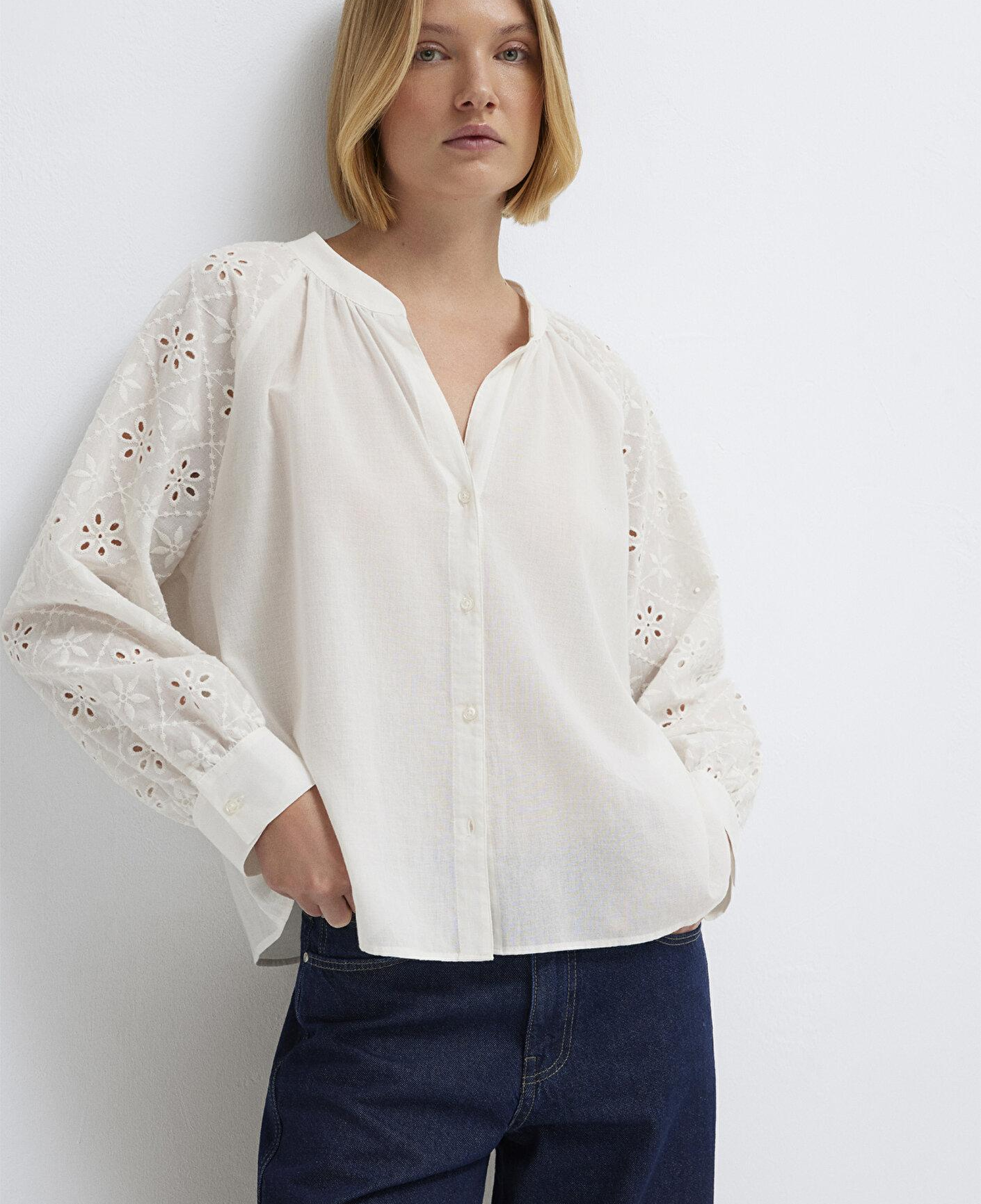 Mavi Dantel Detaylı Beyaz Gömlek Loose Fit / Bol Rahat Kesim 1211346-620