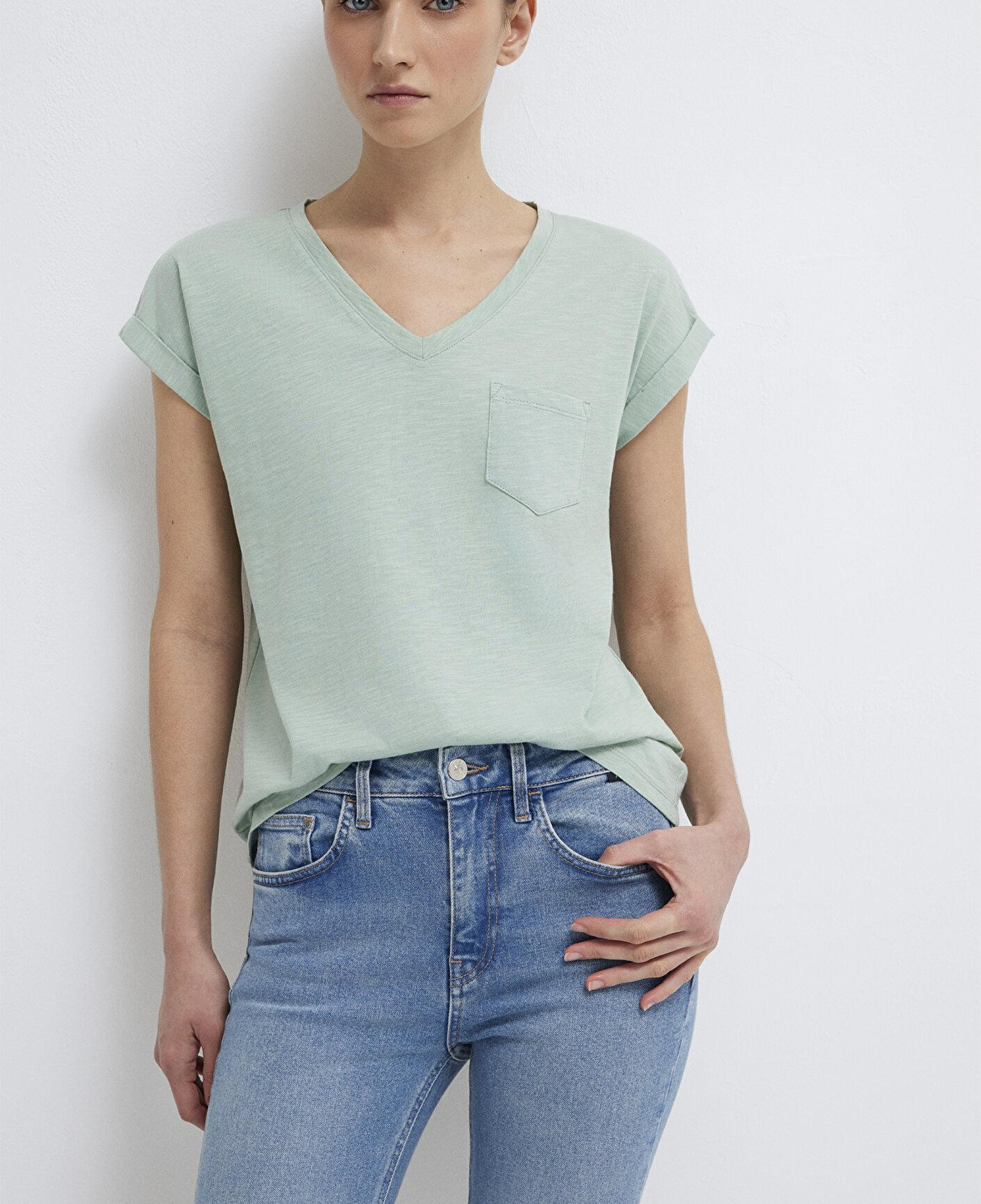 Mavi V Yaka Yeşil Basic Tişört Loose Fit / Bol Rahat Kesim 1600961-71780