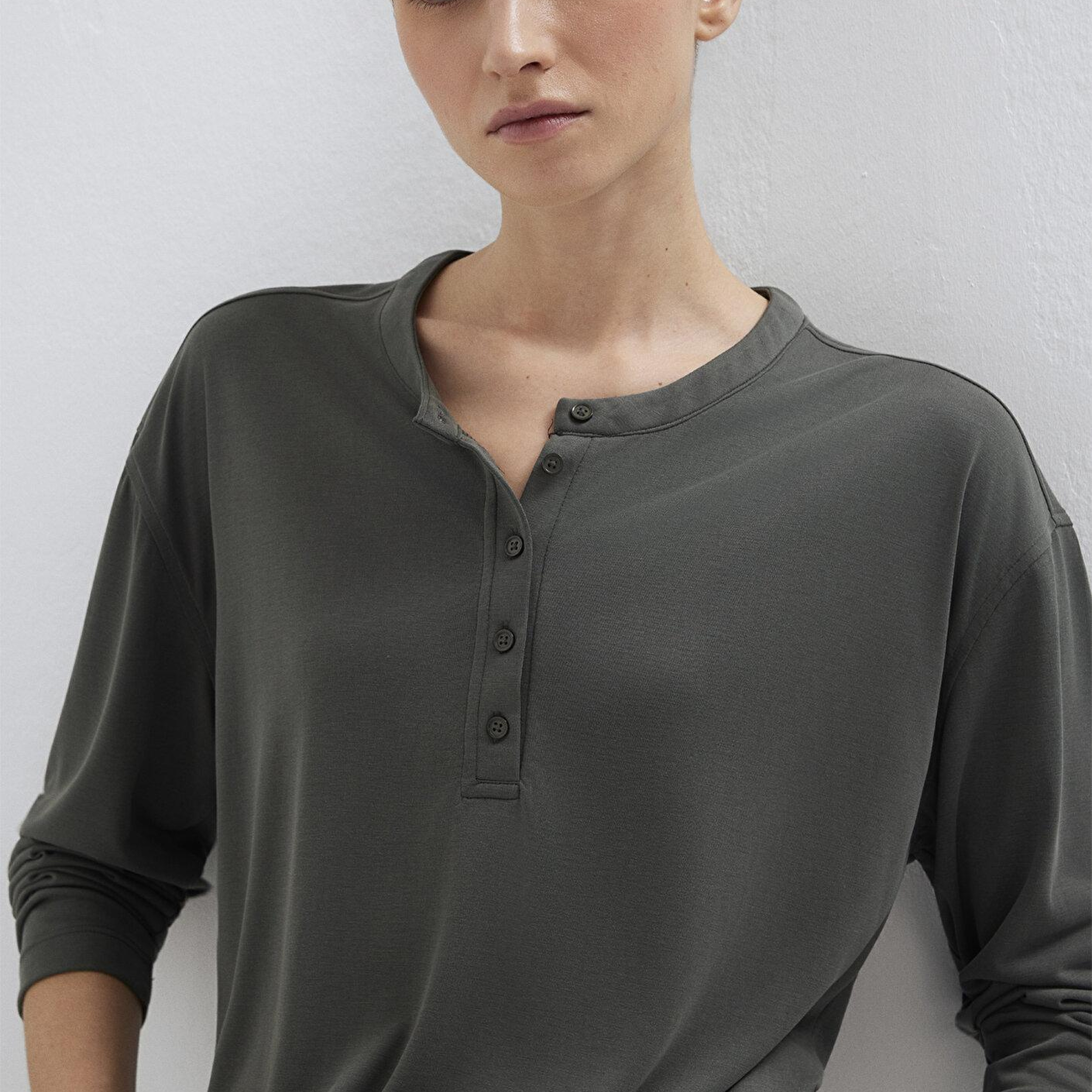 Mavi Modal Karışımlı Haki Tişört Regular Fit / Normal Kesim 1613772-71553