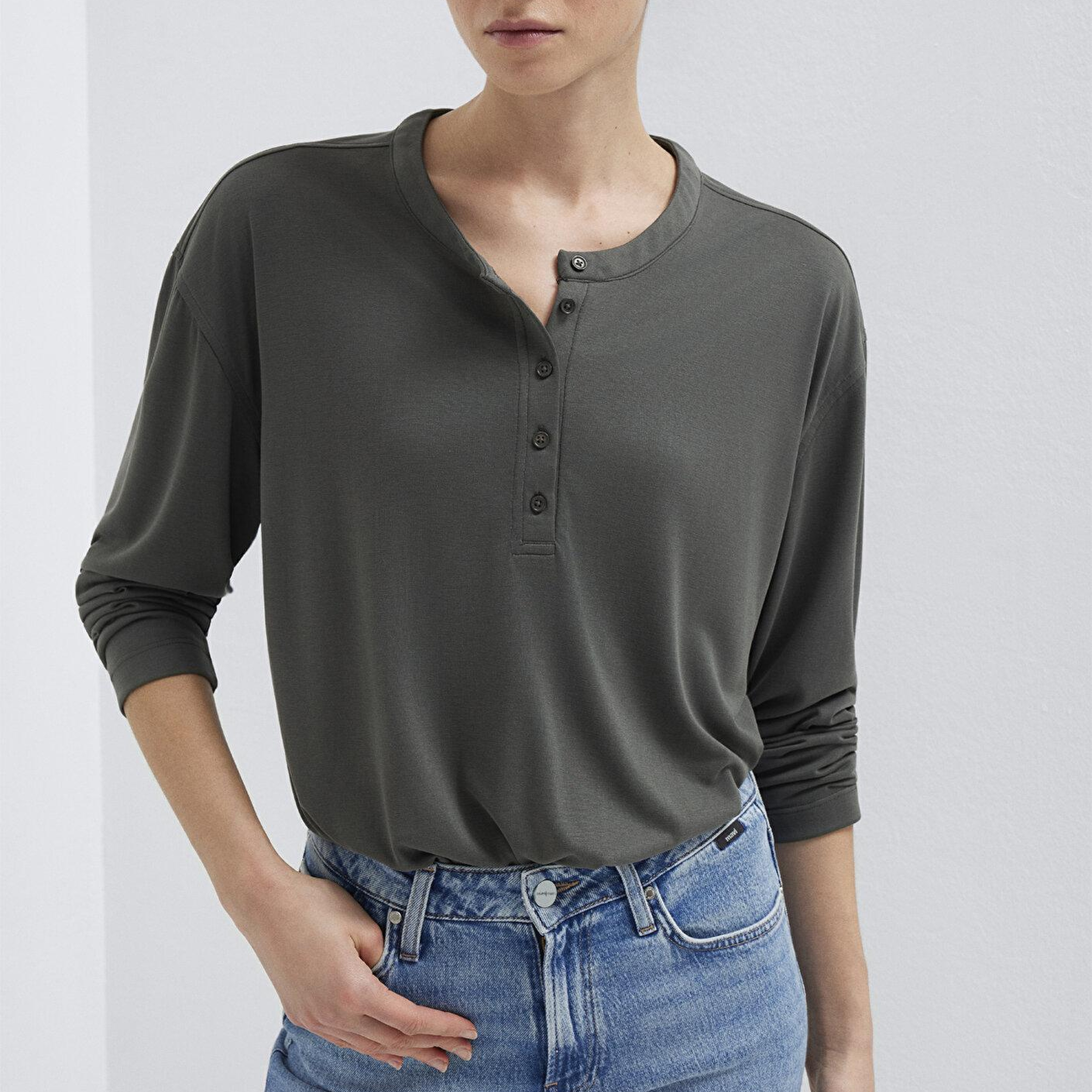 Mavi Modal Karışımlı Haki Tişört Regular Fit / Normal Kesim 1613772-71553