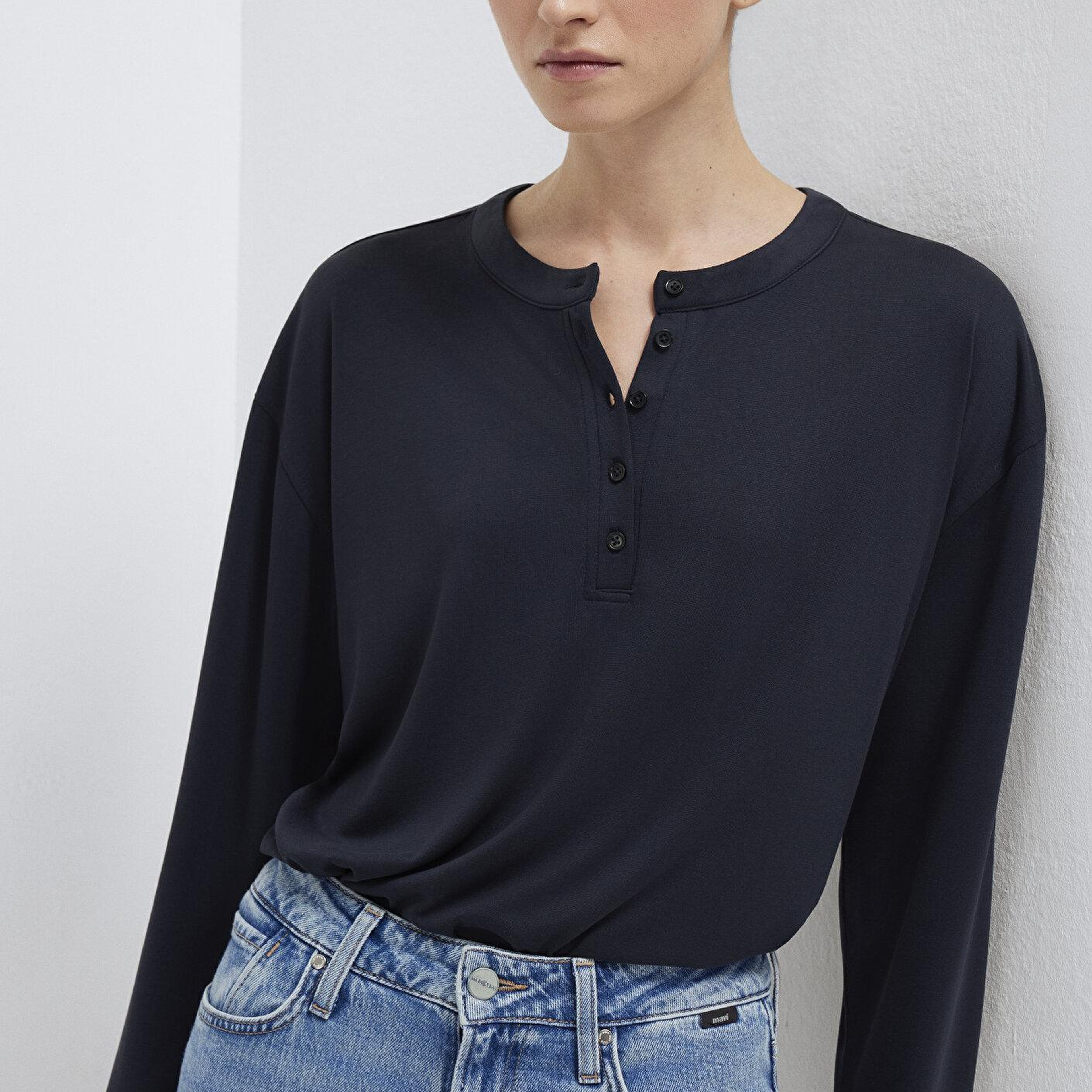 Mavi Modal Karışımlı Siyah Tişört Regular Fit / Normal Kesim 1613772-900