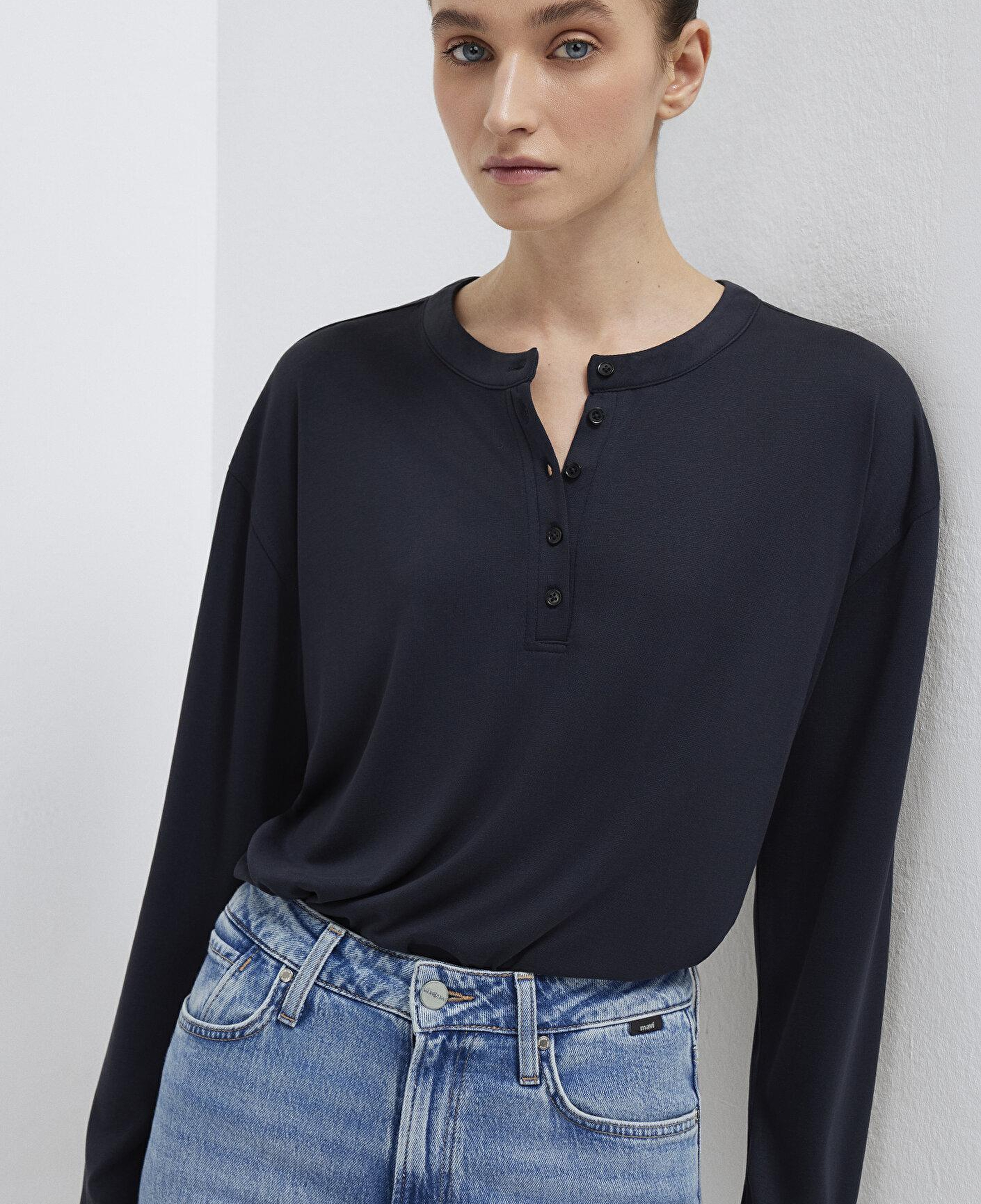 Mavi Modal Karışımlı Siyah Tişört Regular Fit / Normal Kesim 1613772-900