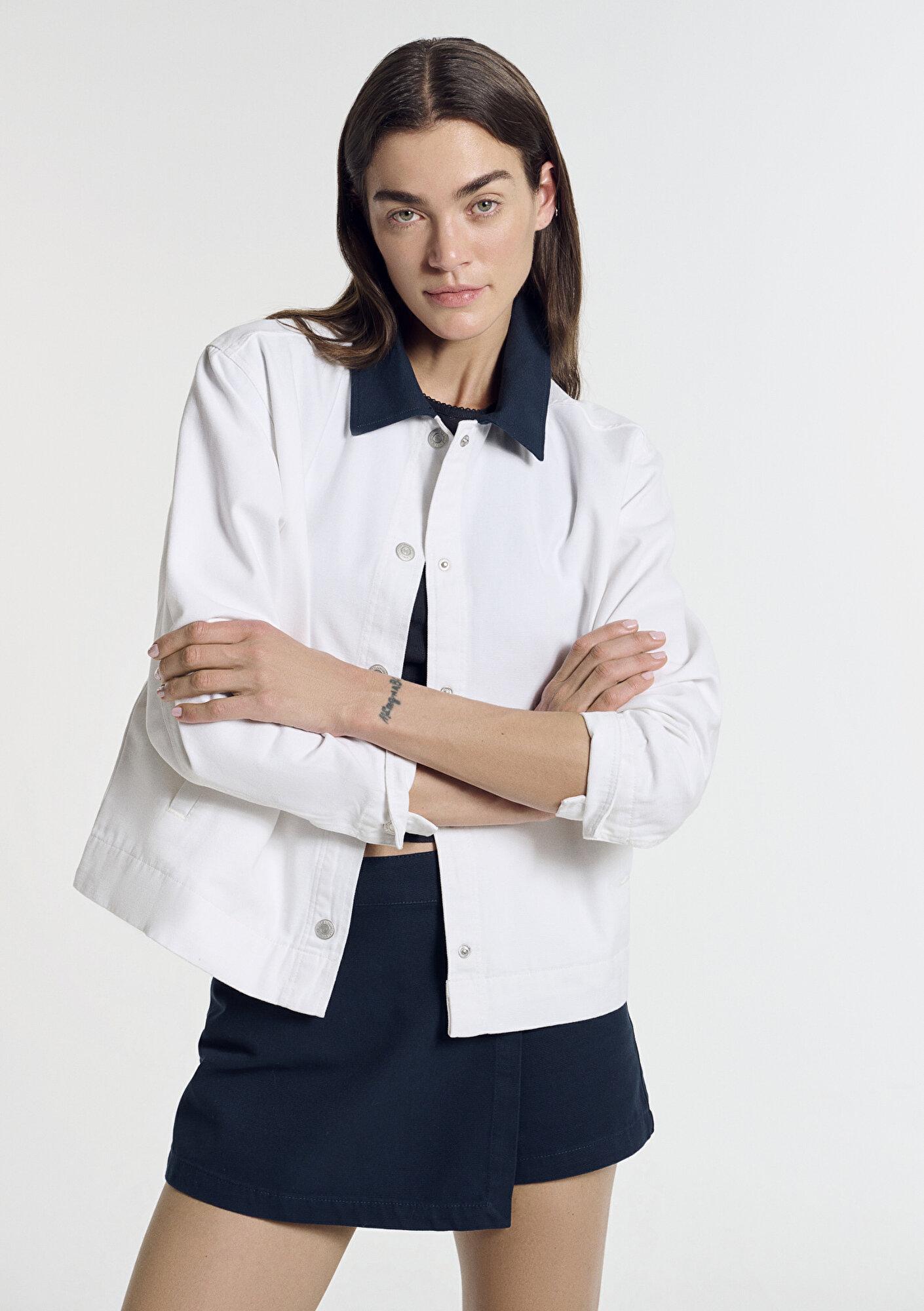 Mavi Yaka Detaylı Beyaz İnce Ceket Loose Fit / Bol Rahat Kesim 1211407-80194