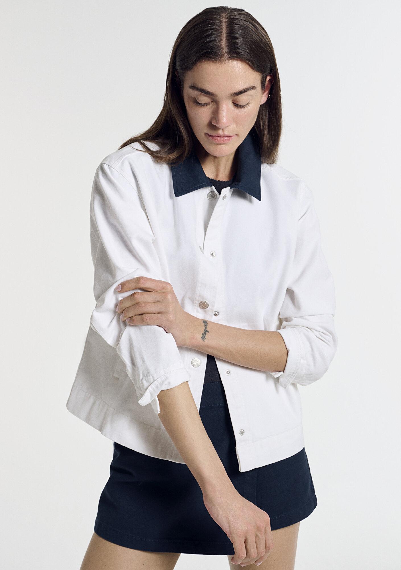 Mavi Yaka Detaylı Beyaz İnce Ceket Loose Fit / Bol Rahat Kesim 1211407-80194