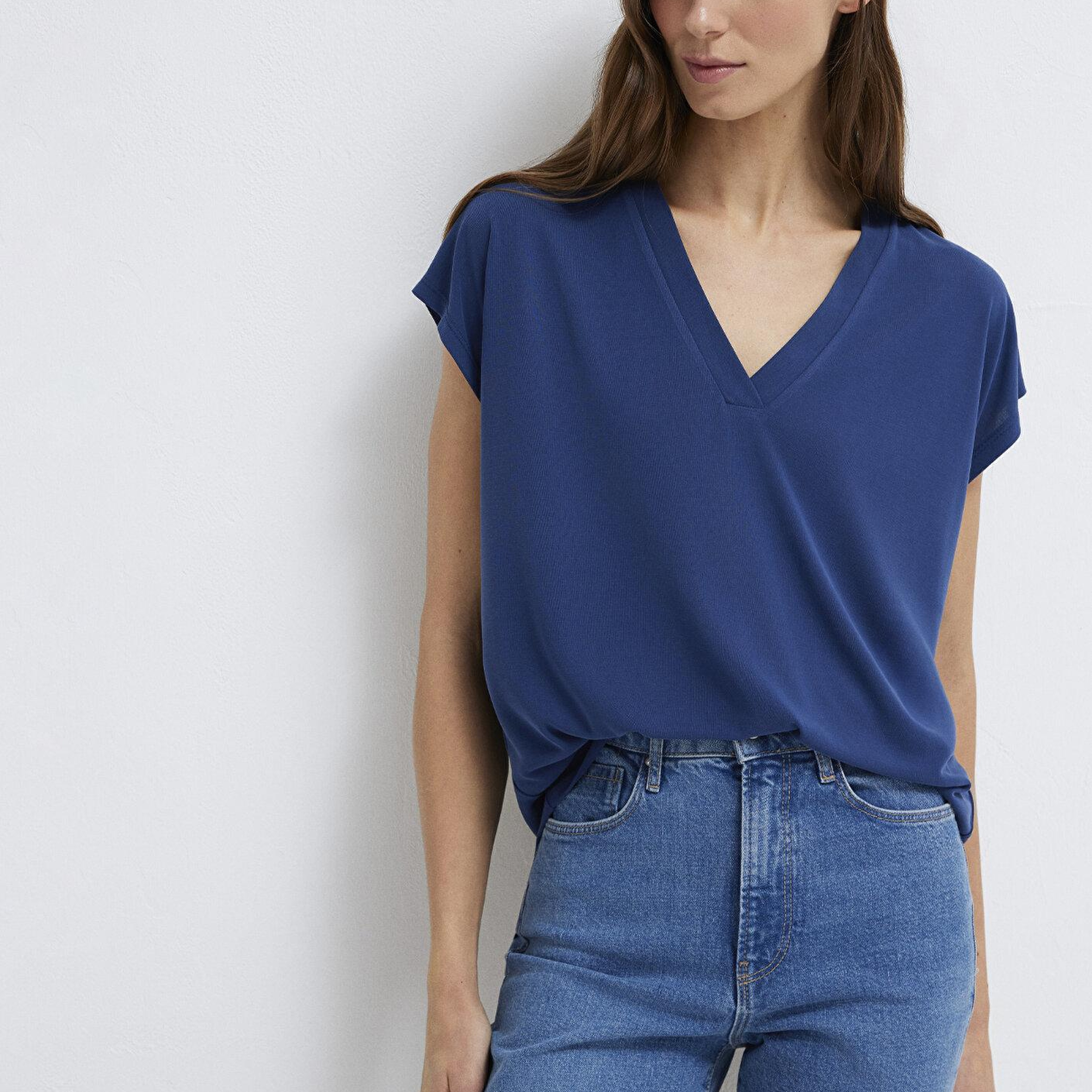 Mavi Soft-Premium Lacivert (TENCEL™) Modal Karışımlı V Yaka Tişört Regular Fit / Normal Kesim 1612250-70491