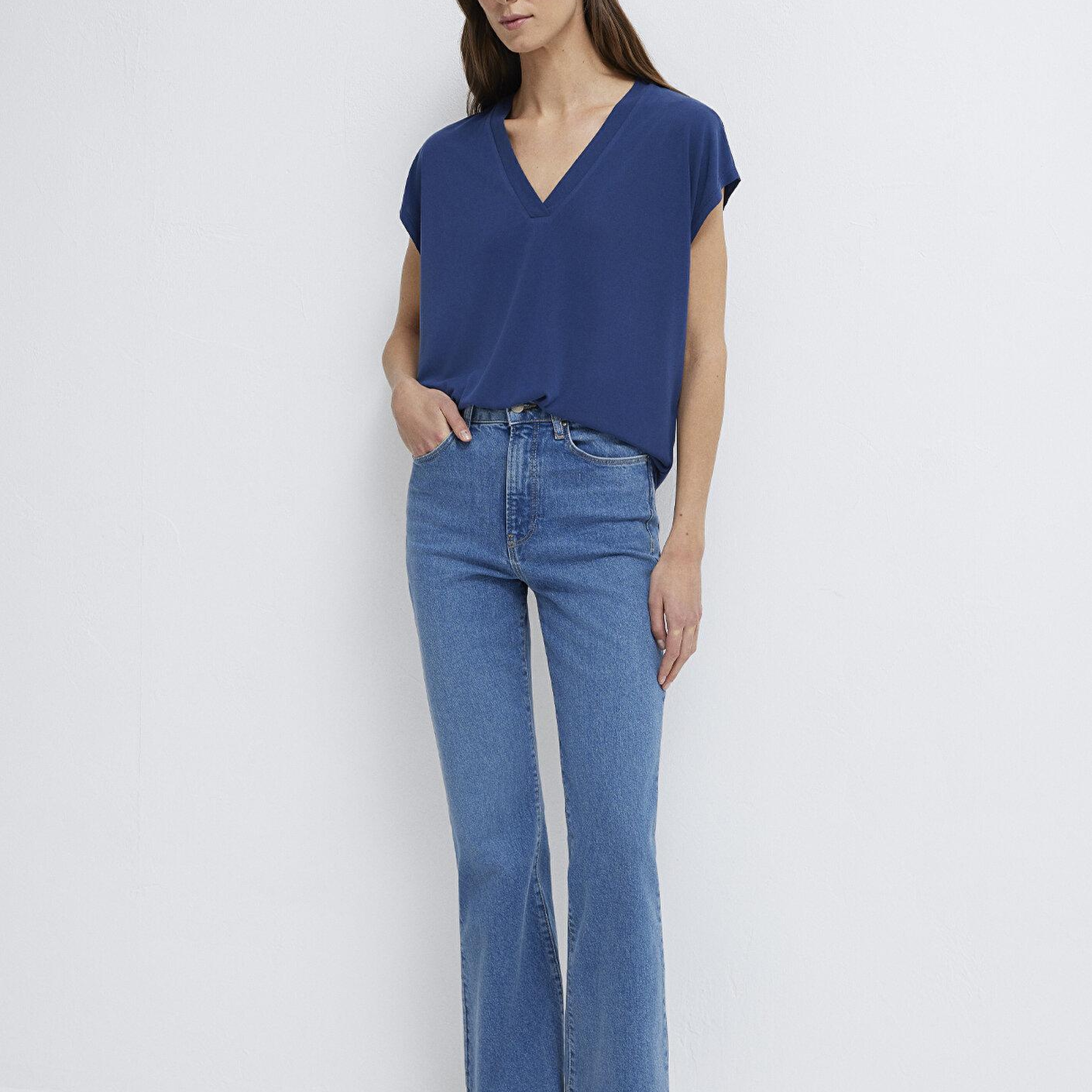 Mavi Soft-Premium Lacivert (TENCEL™) Modal Karışımlı V Yaka Tişört Regular Fit / Normal Kesim 1612250-70491