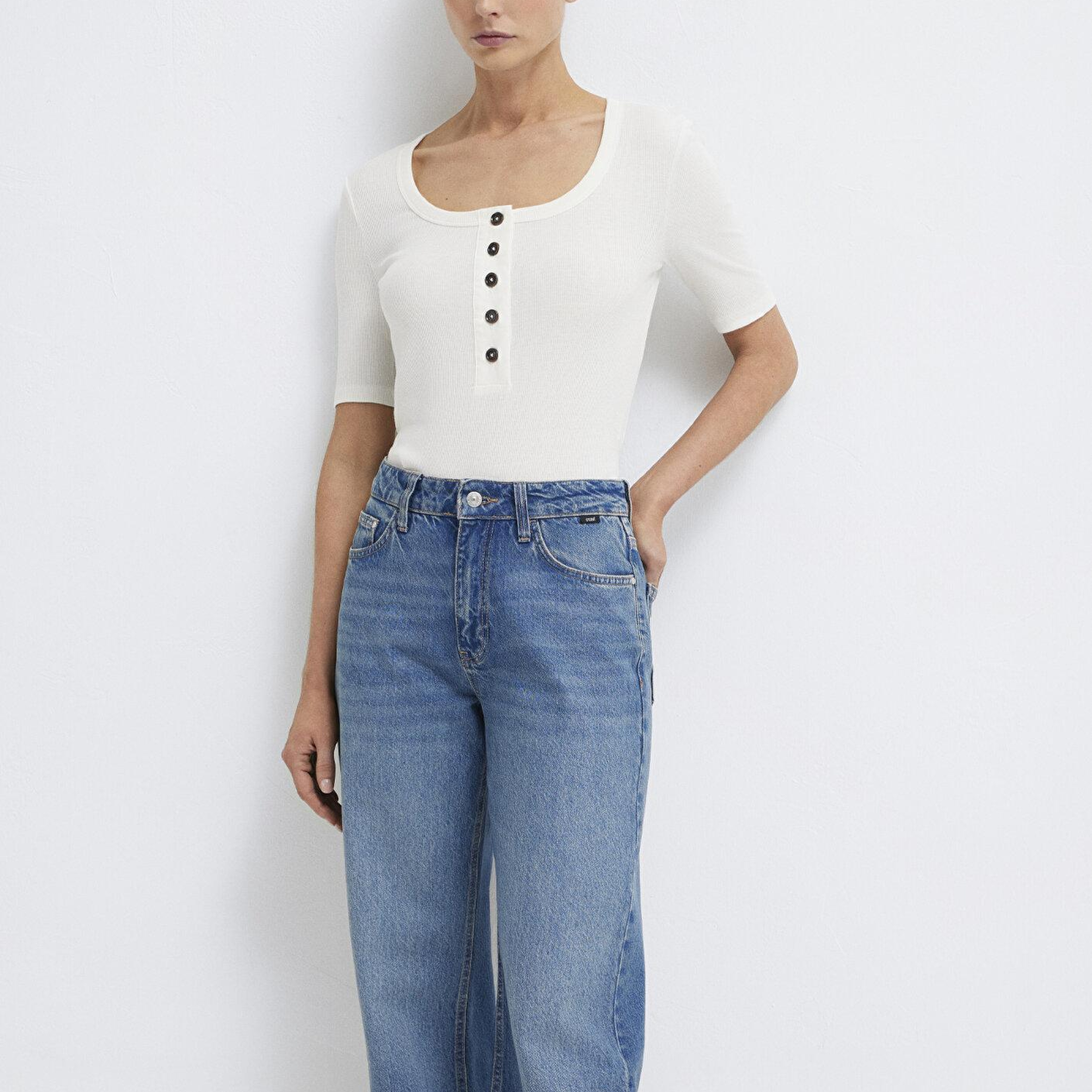 Mavi Yarı Düğmeli Beyaz Tişört Fitted / Vücuda Oturan Kesim 1613751-80194