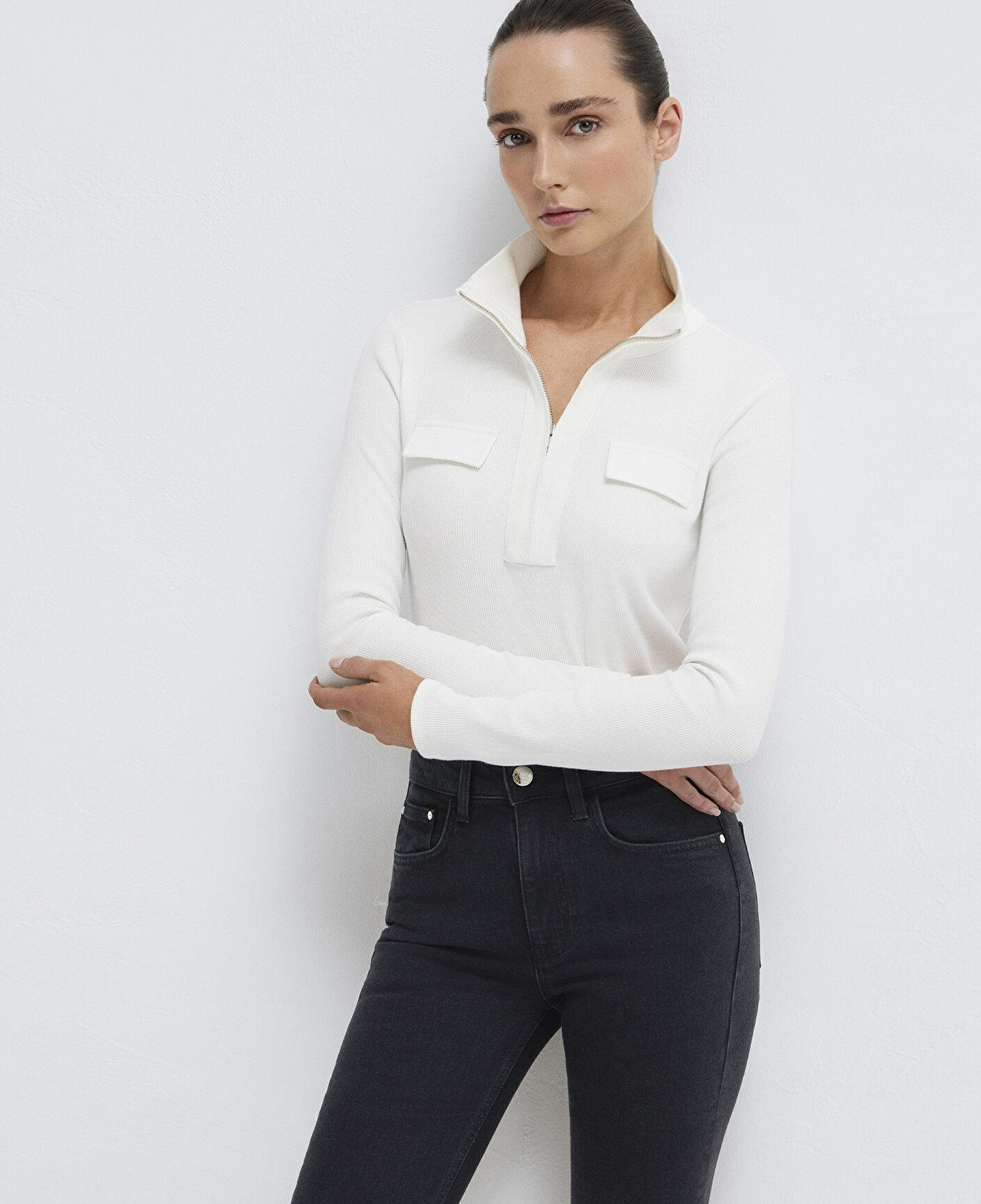 Mavi Dik Yaka Ekru Tişört Slim Fit / Dar Kesim 1613748-70057