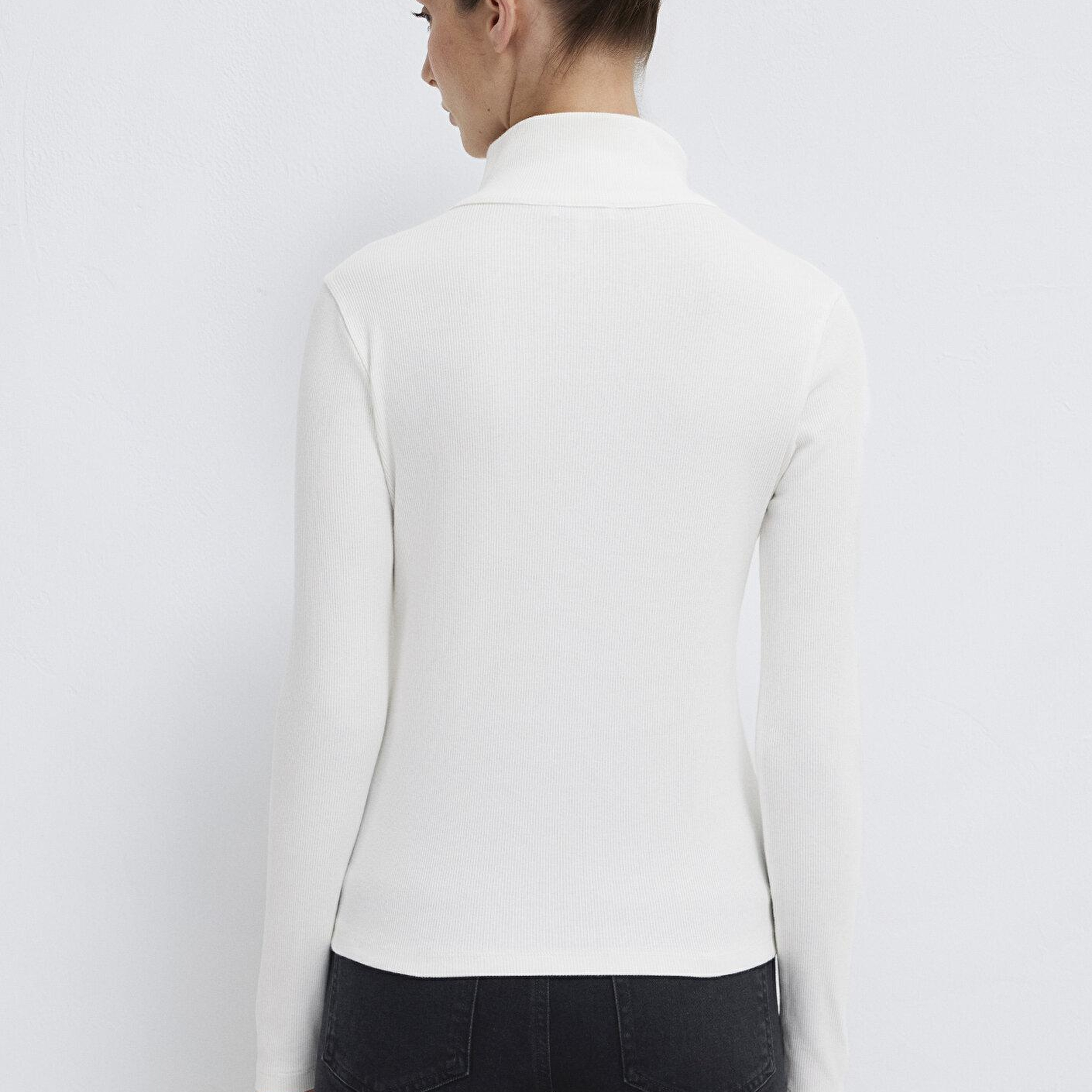 Mavi Dik Yaka Ekru Tişört Slim Fit / Dar Kesim 1613748-70057