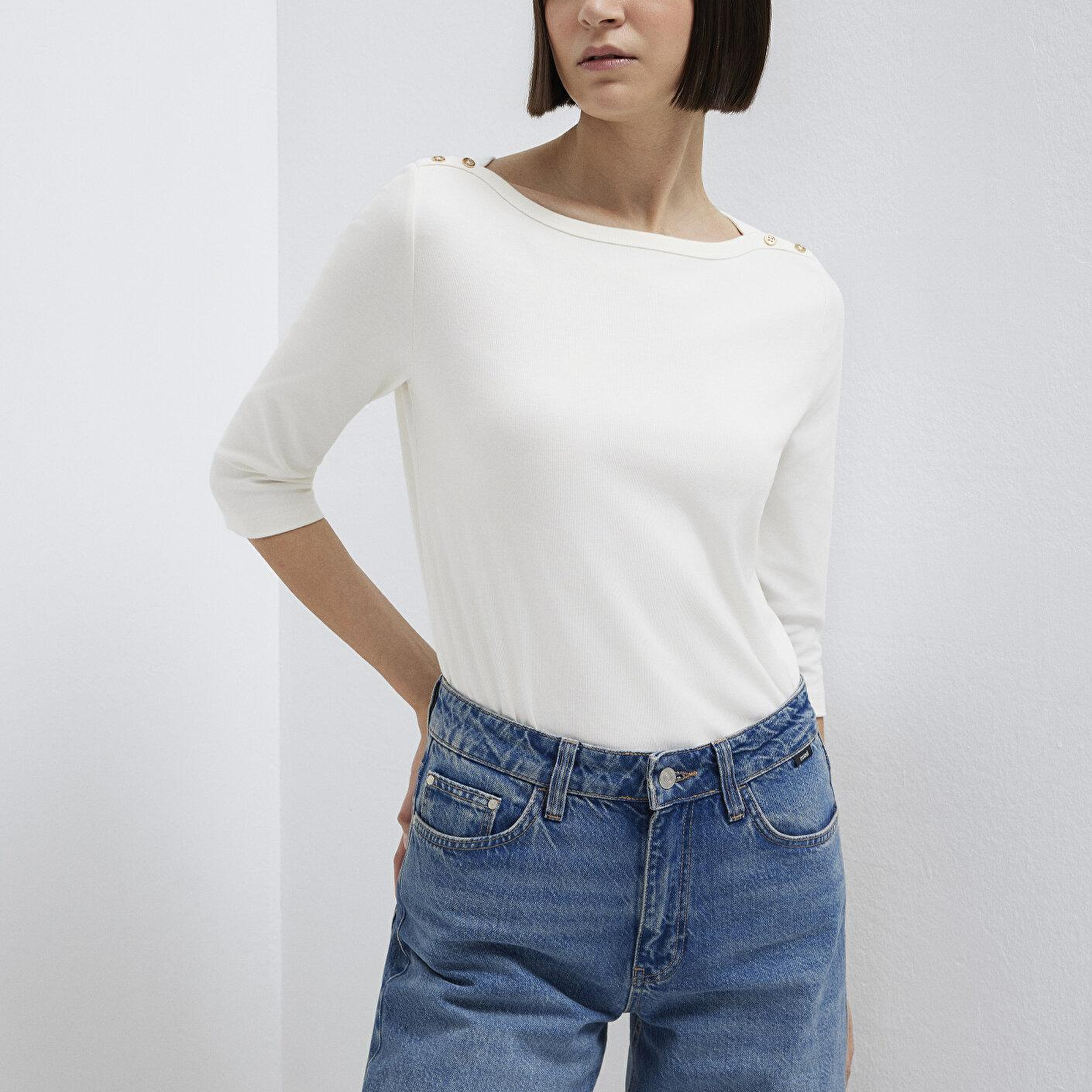 Mavi Düğme Detaylı Ekru Tişört Slim Fit / Dar Kesim 1613760-70057