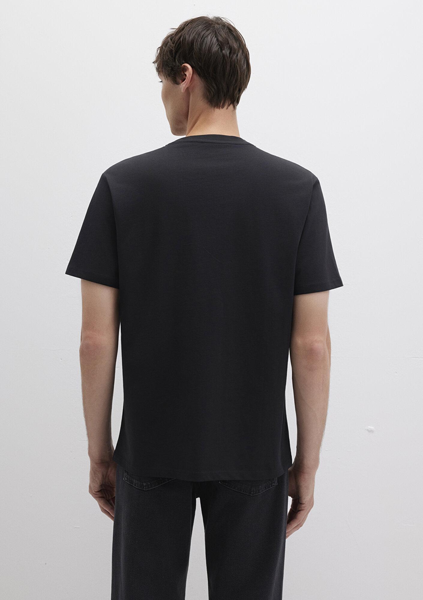 Mavi Etiket Detaylı Siyah Basic Tişört Loose Fit / Bol Rahat Kesim 0611824-900