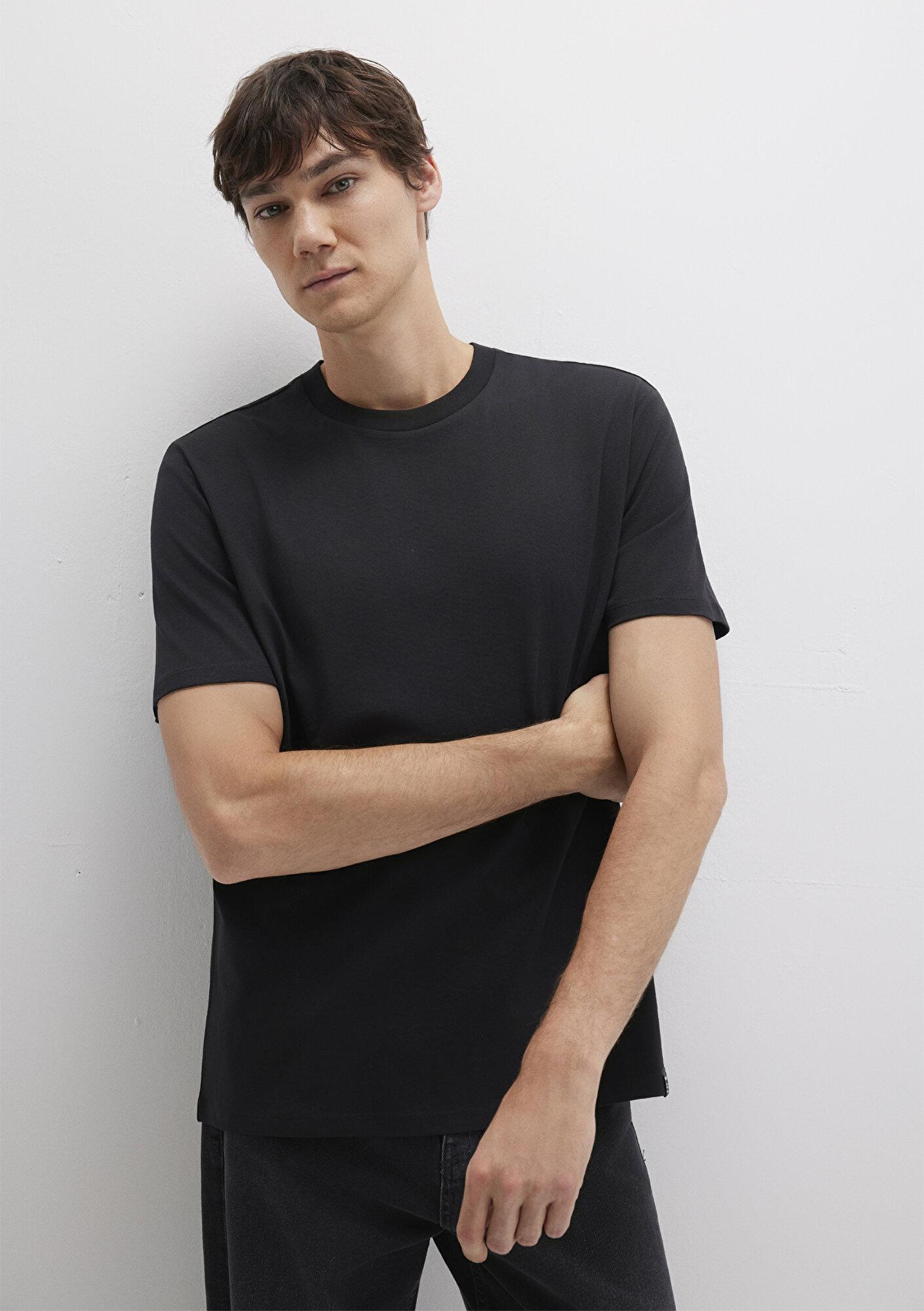 Mavi Etiket Detaylı Siyah Basic Tişört Loose Fit / Bol Rahat Kesim 0611824-900
