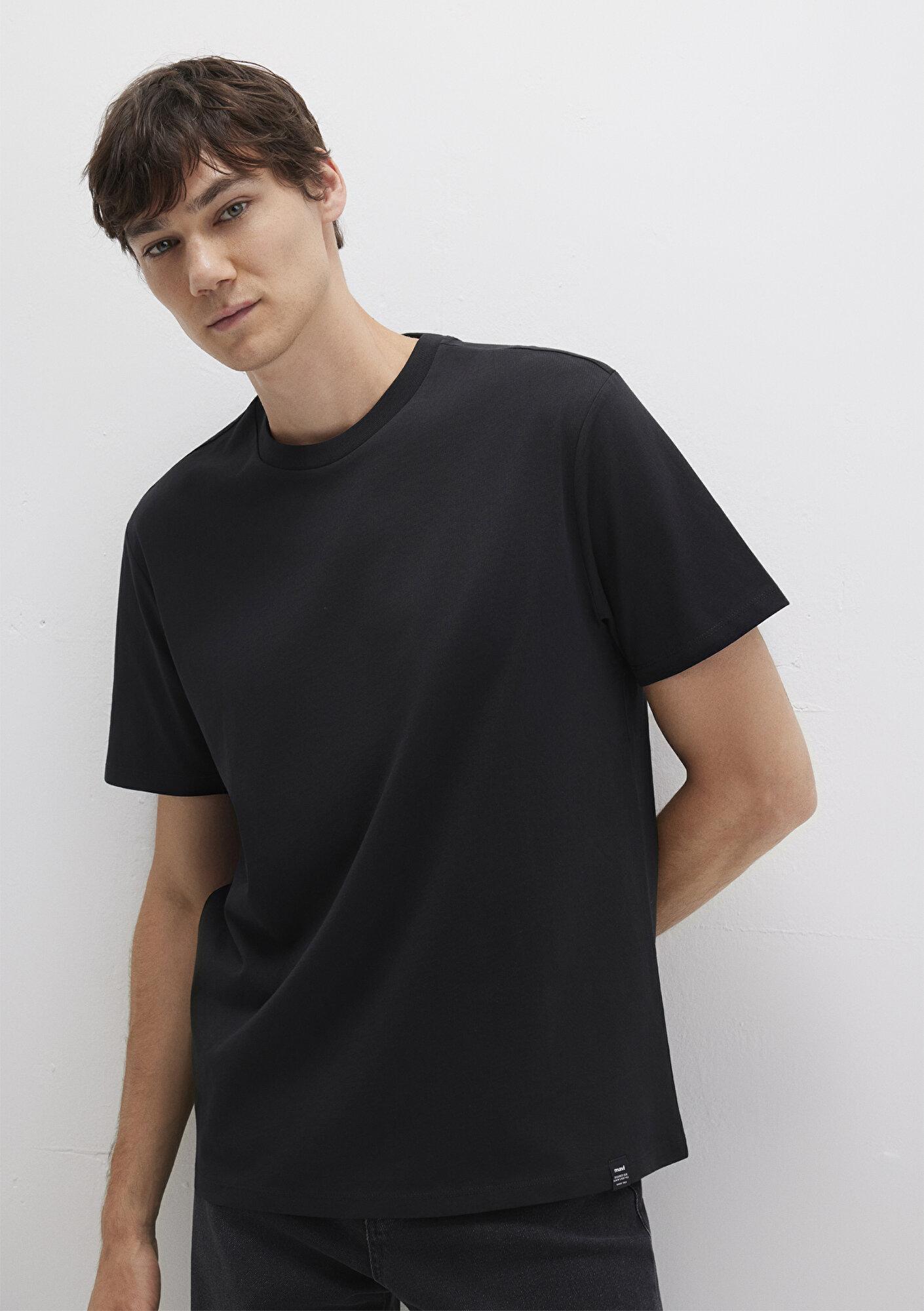 Mavi Etiket Detaylı Siyah Basic Tişört Loose Fit / Bol Rahat Kesim 0611824-900