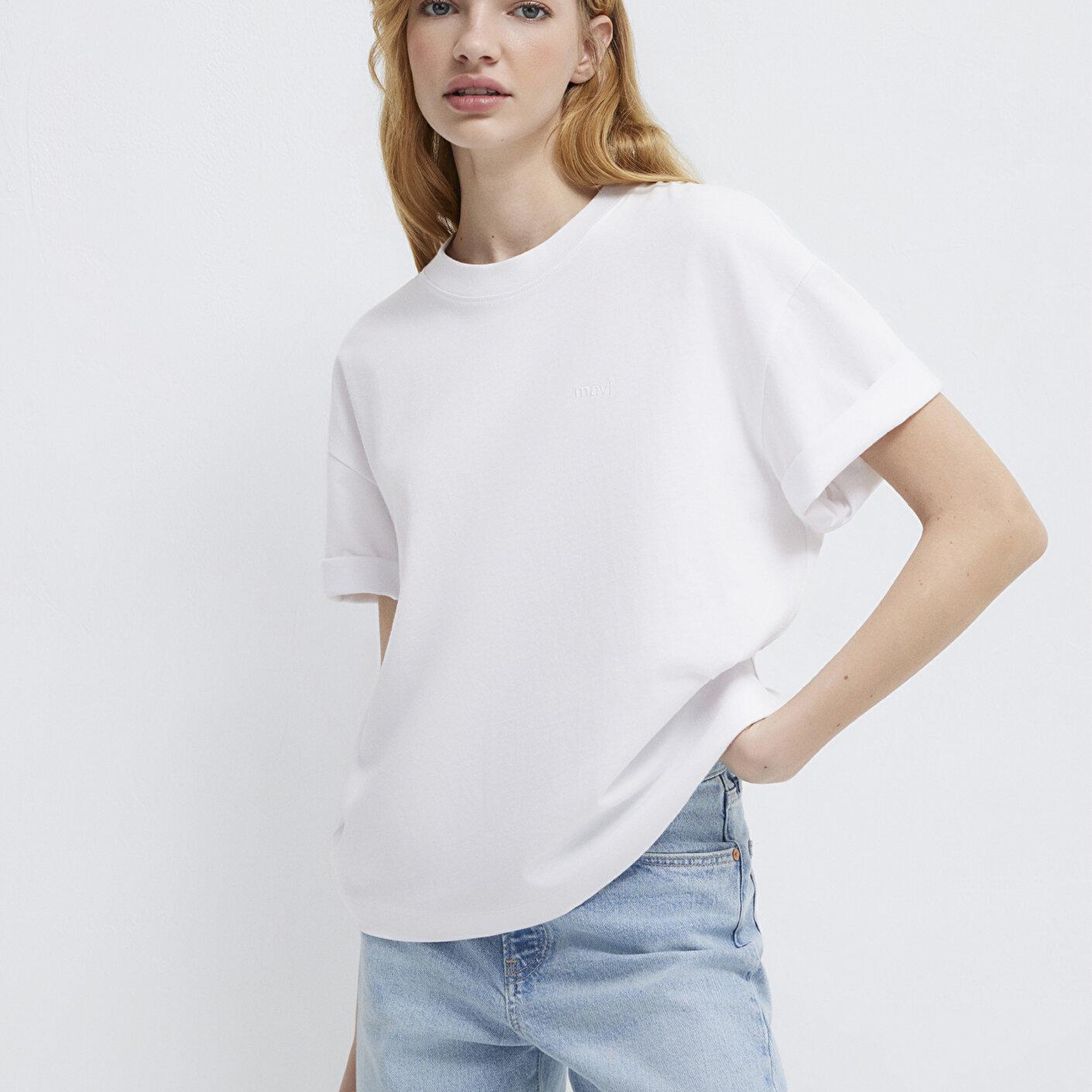 Mavi Mavi Nakışlı Beyaz Basic Tişört Loose Fit / Bol Rahat Kesim 1613225-620