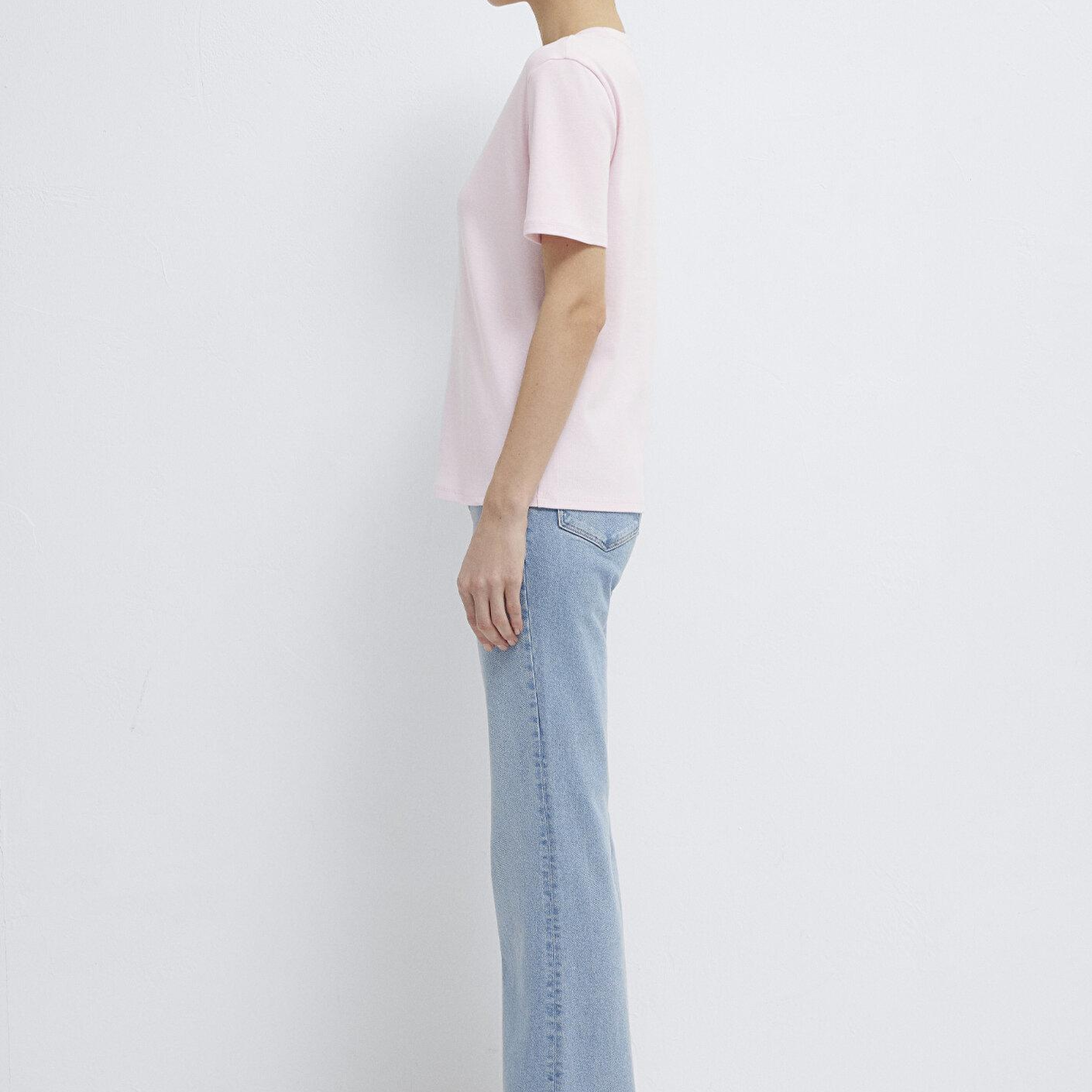 Mavi Pembe Basic Tişört Semi Slim Fit / Yarı Dar Kesim 1612916-89200