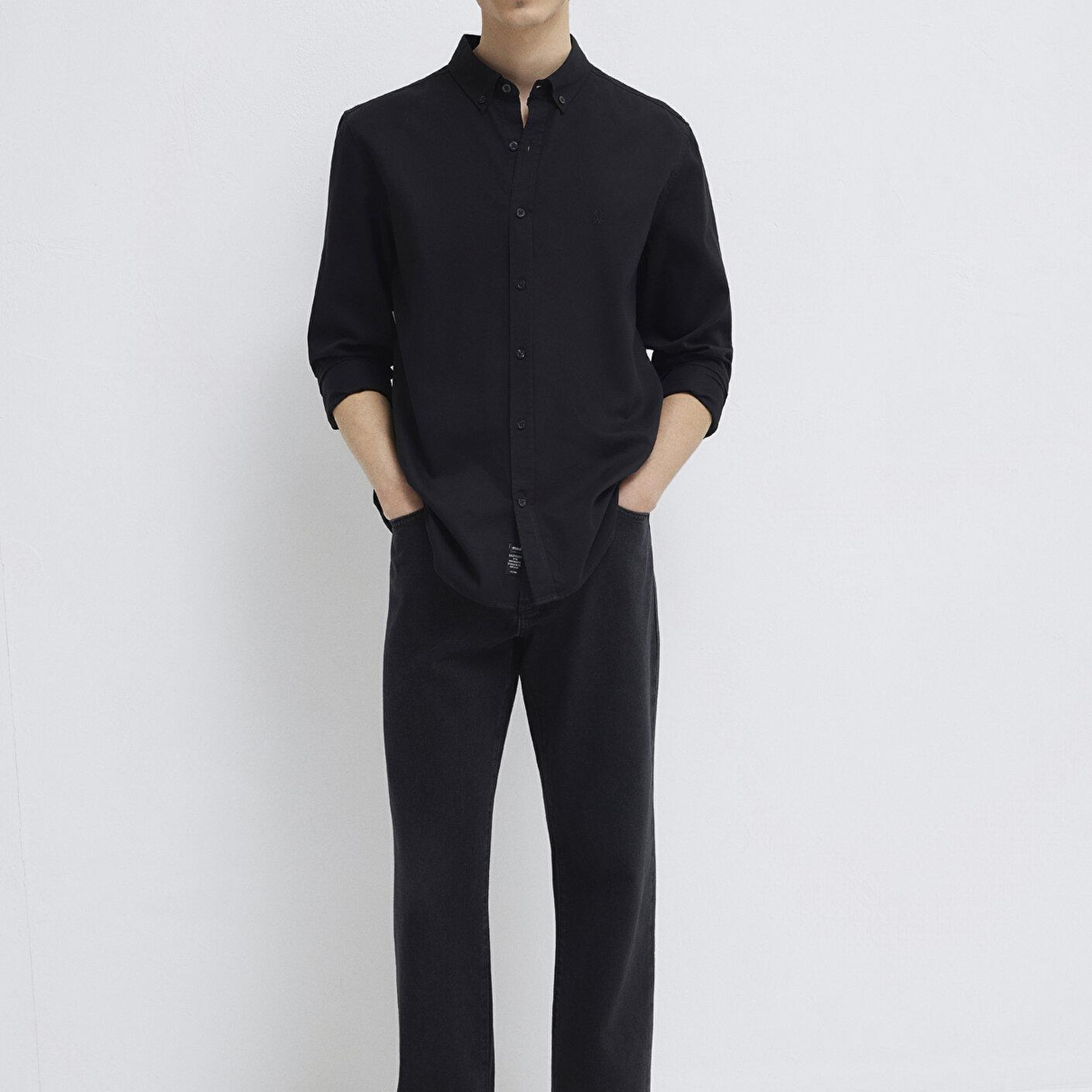 Mavi M Logo Nakışlı Siyah Gömlek Slim Fit / Dar Kesim 0211192-900