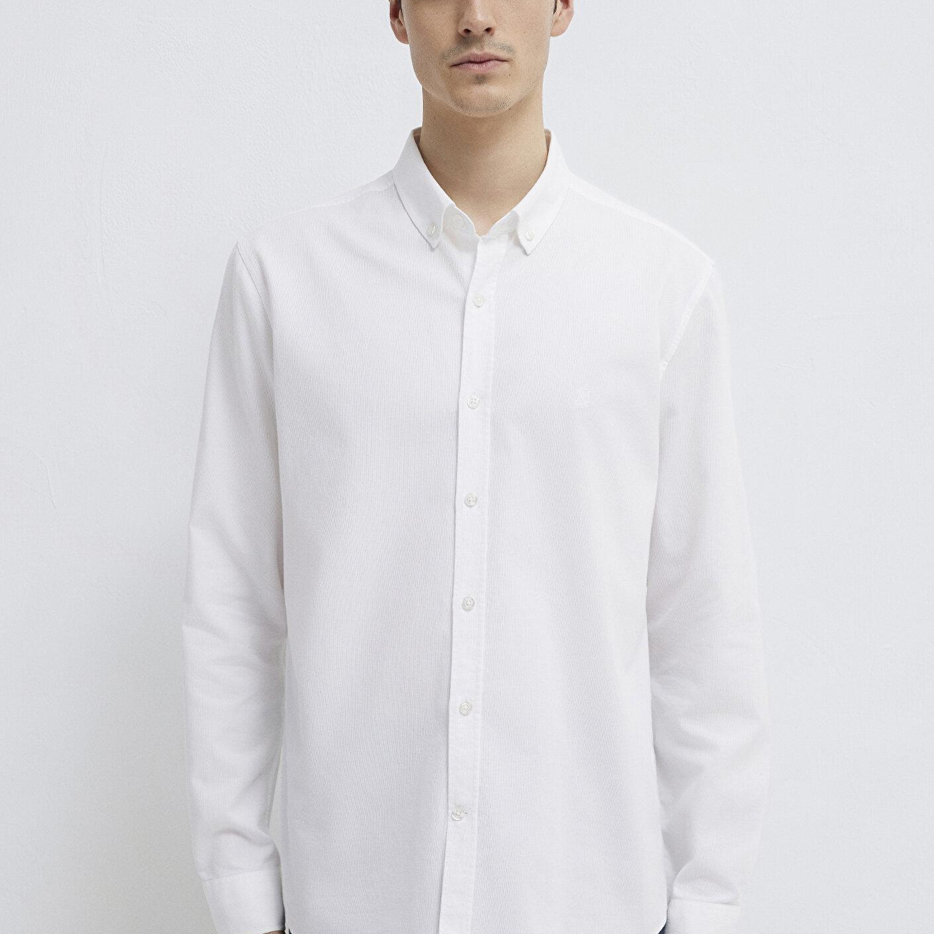 Mavi M Logo Nakışlı Beyaz Gömlek Slim Fit / Dar Kesim 0211192-620