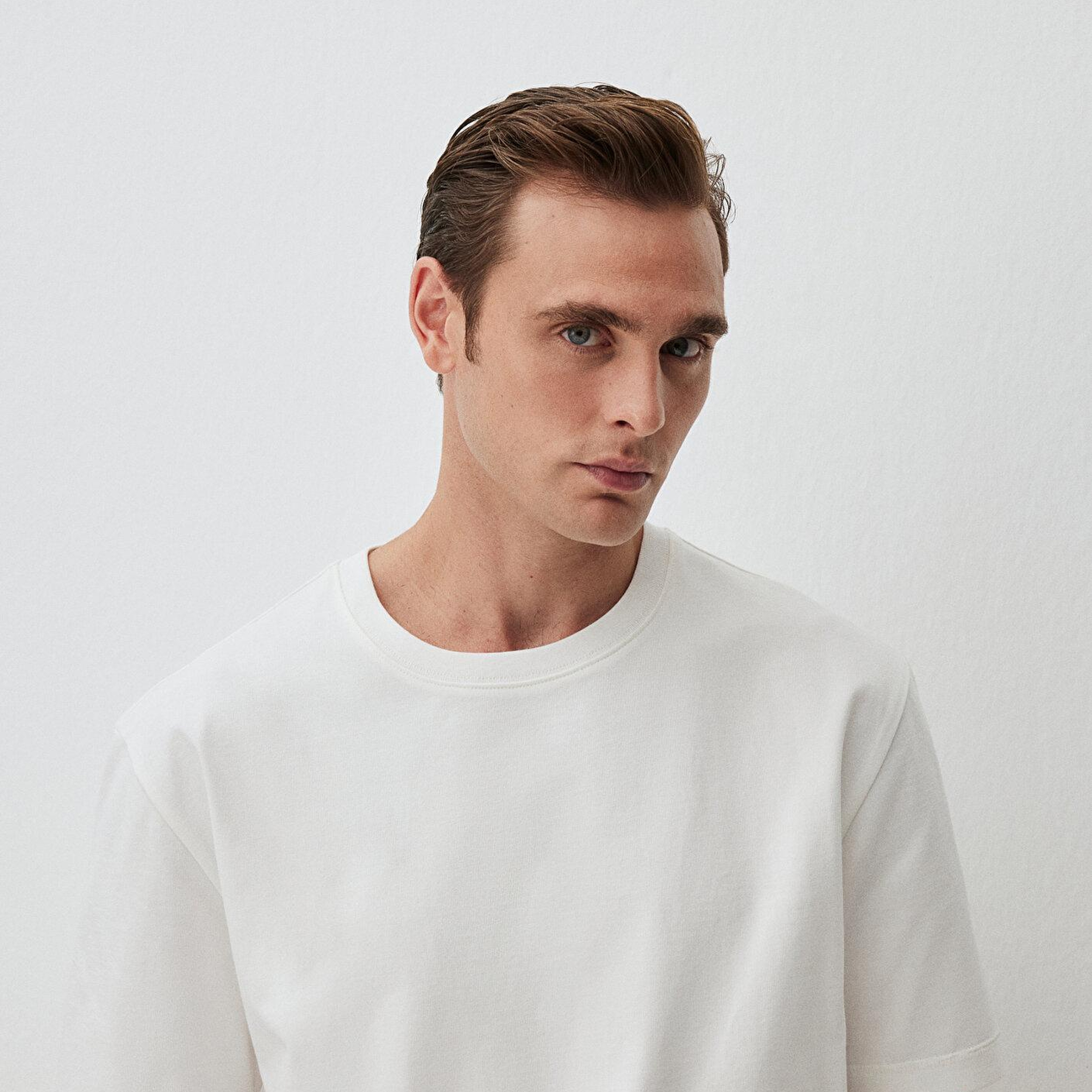 Mavi Bisiklet Yaka Beyaz Basic Tişört Loose Fit / Bol Rahat Kesim 0612269-70057