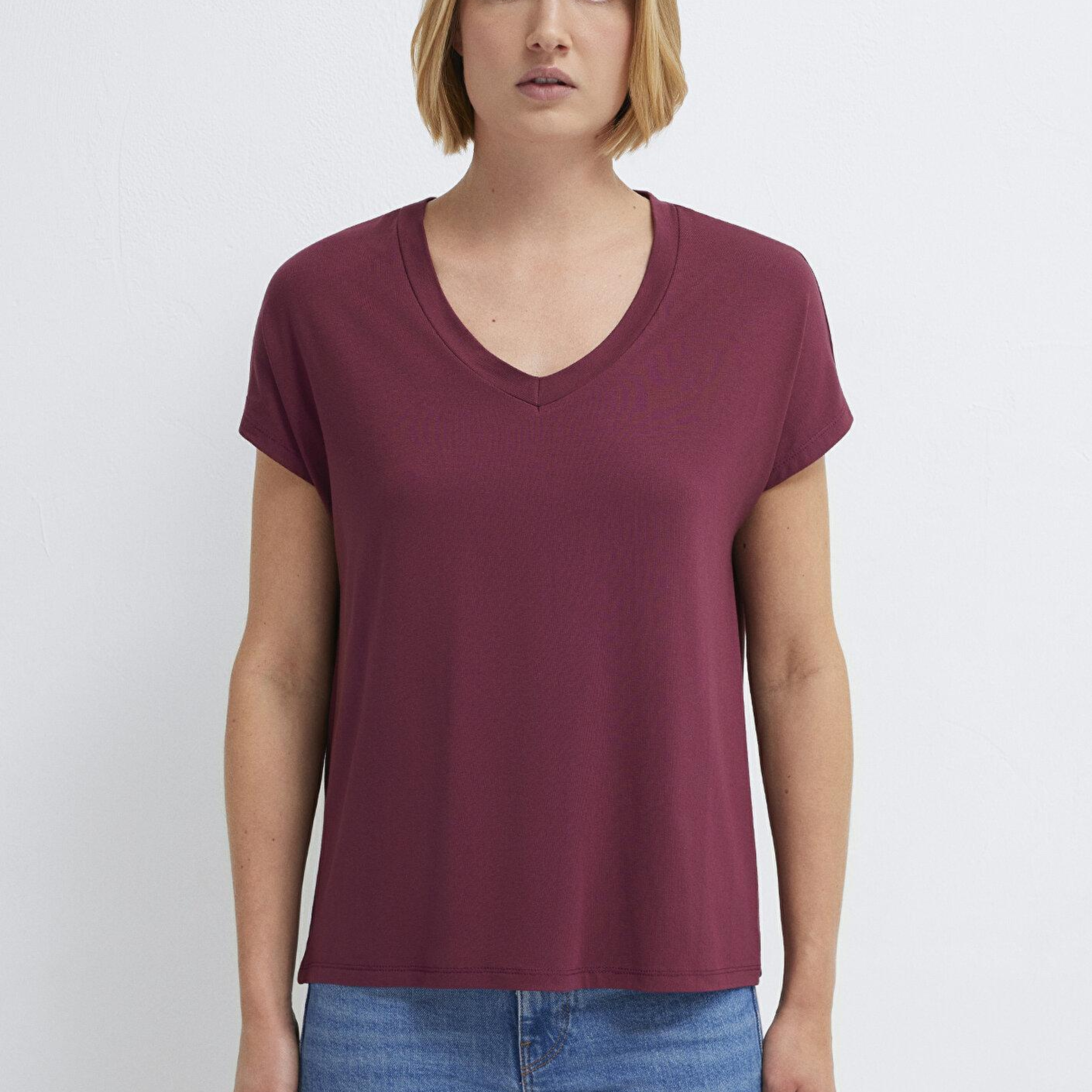 Mavi V Yaka Bordo Basic Viskoz Tişört Regular Fit / Normal Kesim 167714-70393