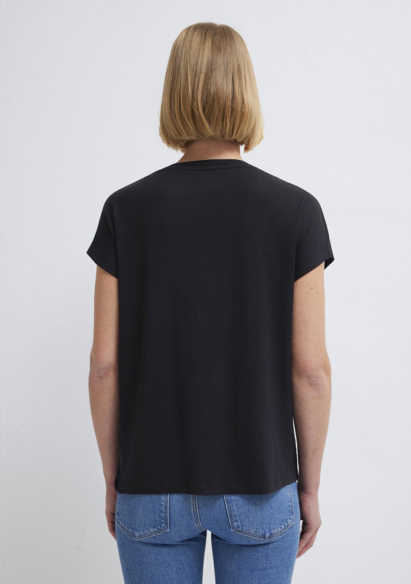 Mavi V Yaka Siyah Basic Viskoz Tişört Regular Fit / Normal Kesim 167714-900