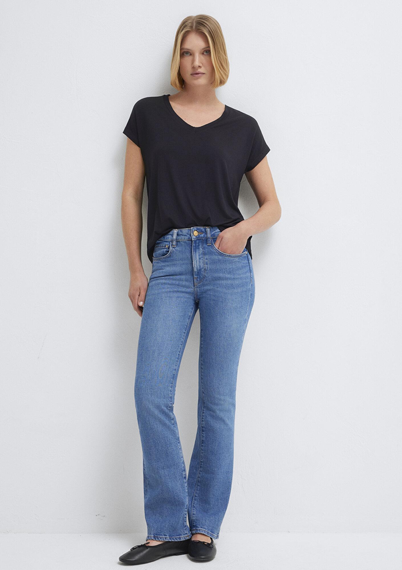 Mavi V Yaka Siyah Basic Viskoz Tişört Regular Fit / Normal Kesim 167714-900