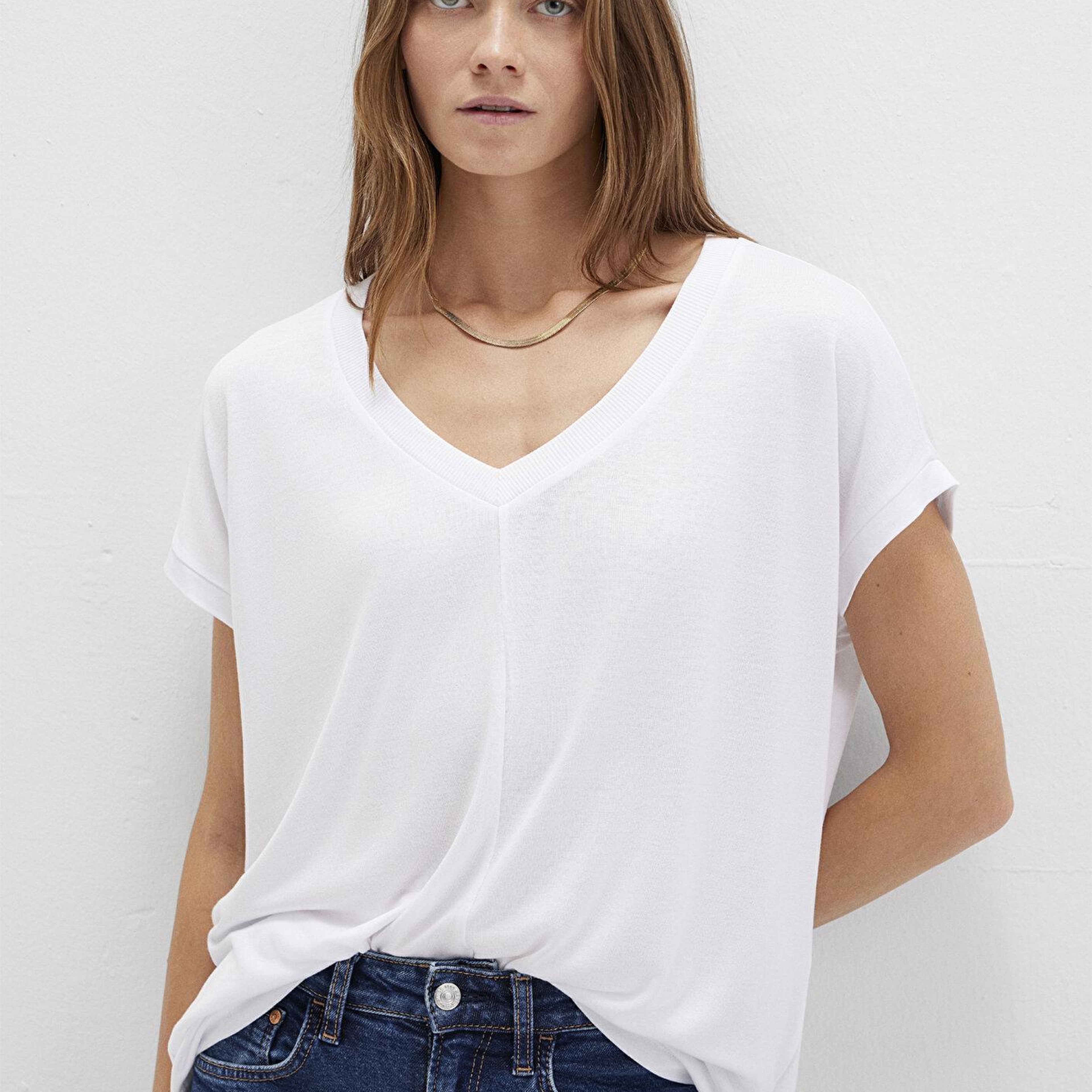 Mavi V Yaka Beyaz Basic ViskozTişört Loose Fit / Bol Rahat Kesim 166449-620