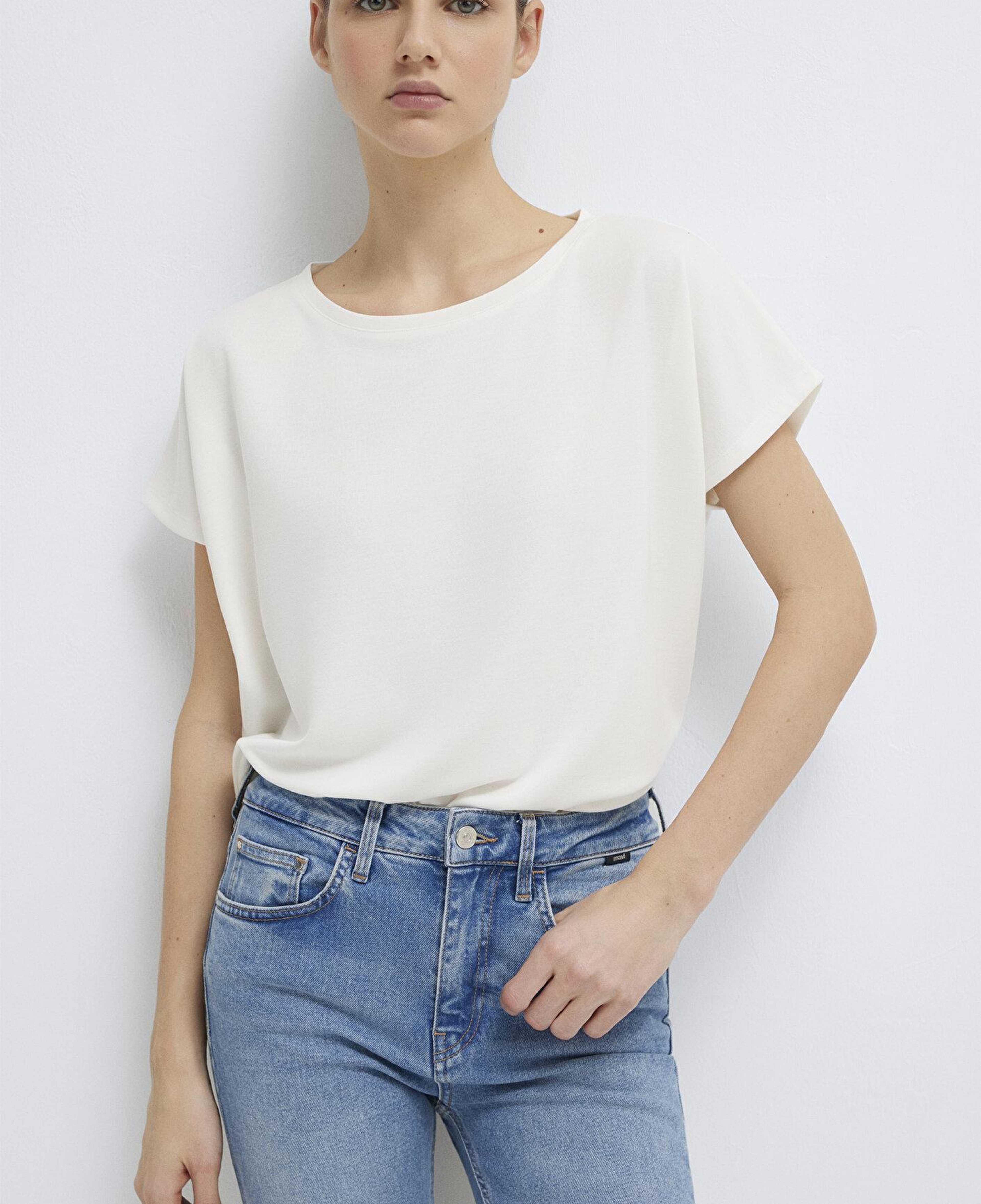 Mavi Soft-Premium Ekru (TENCEL™) Modal Karışımlı Basic Tişört Loose Fit / Bol Rahat Kesim 167245-25705