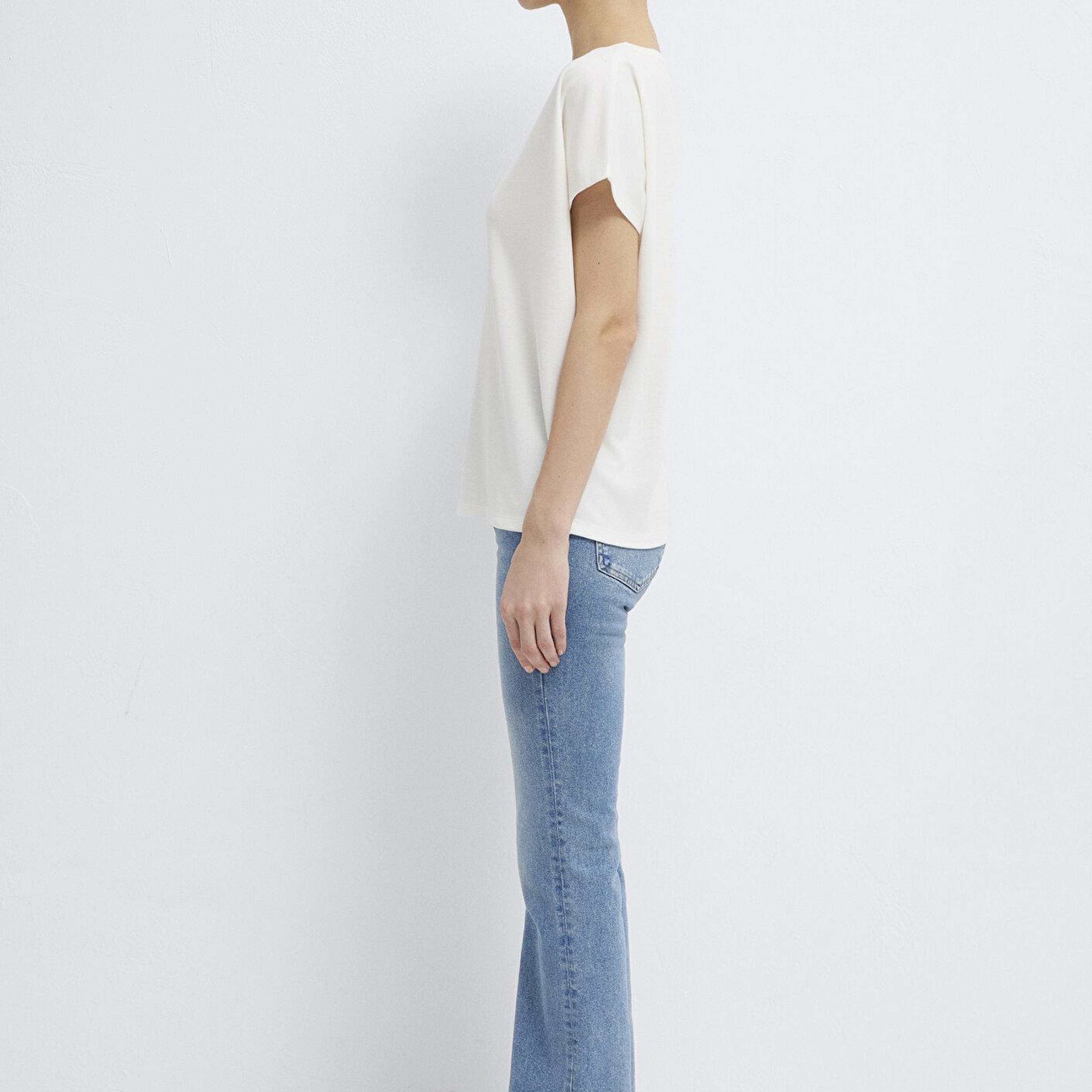 Mavi Soft-Premium Ekru (TENCEL™) Modal Karışımlı Basic Tişört Loose Fit / Bol Rahat Kesim 167245-25705