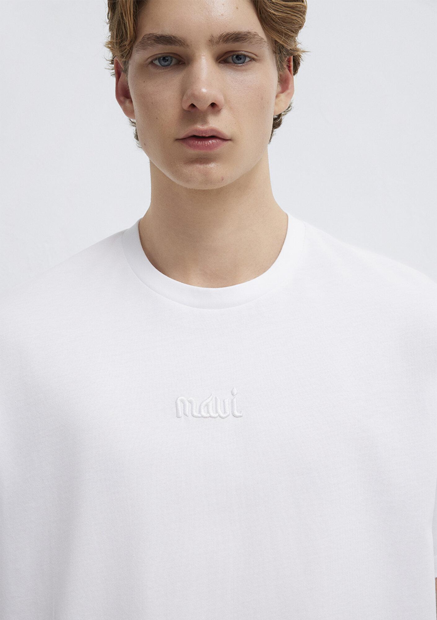 Mavi Mavi Nakışlı Beyaz Basic Tişört Loose Fit / Bol Rahat Kesim 0610100-620