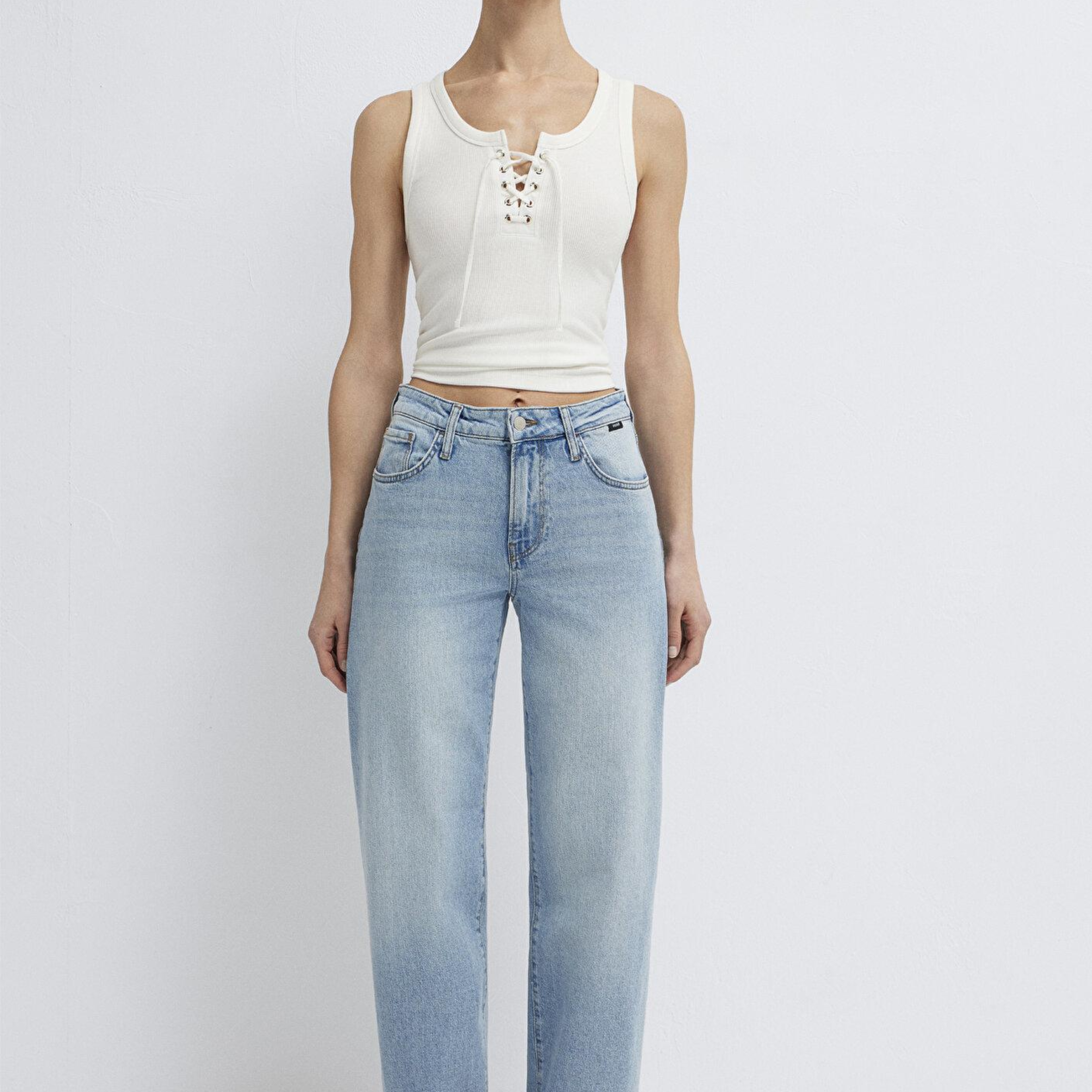 Mavi Leila Premium Blue Gölgeli Açık Mavi Jean Pantolon 1010600-A1573