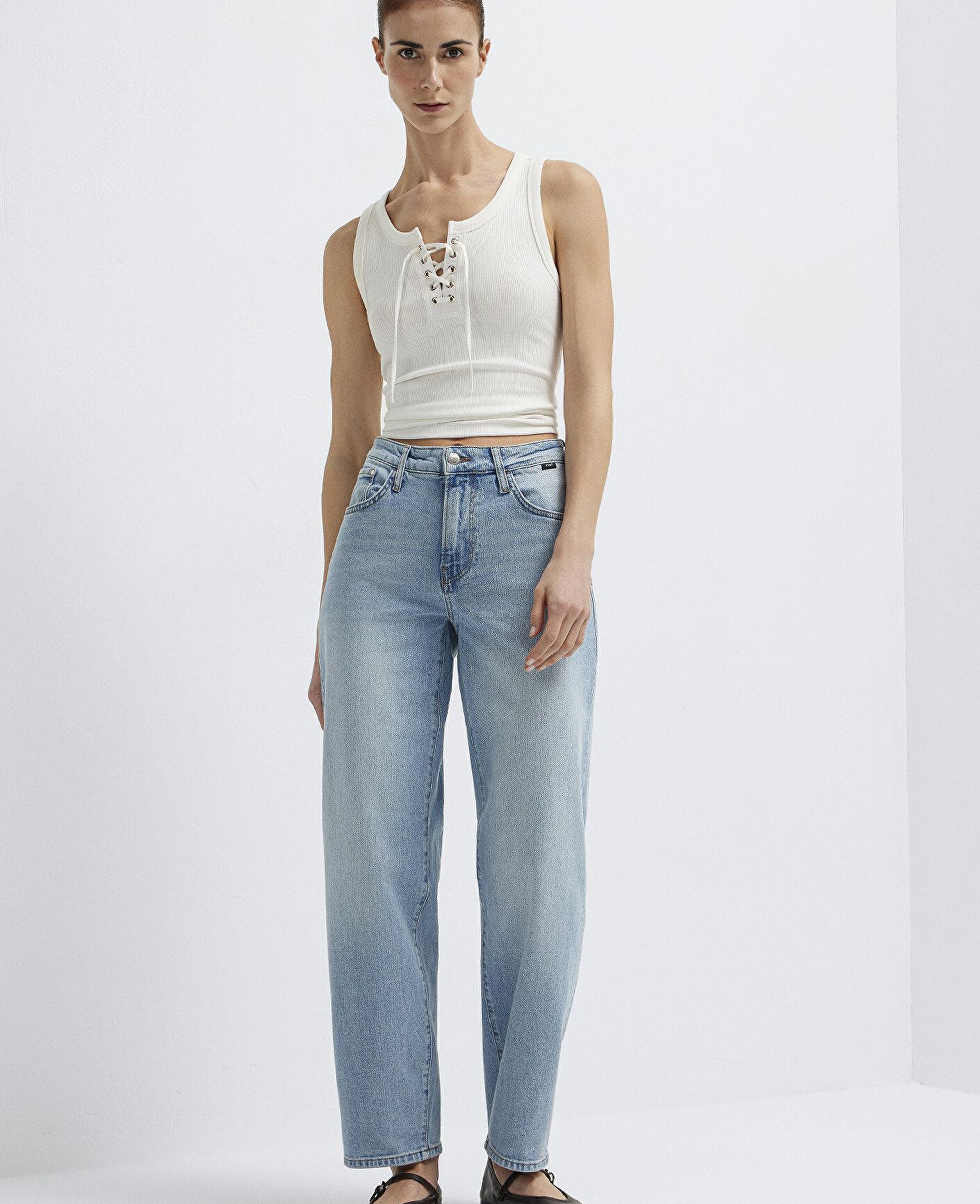 Mavi Leila Premium Blue Gölgeli Açık Mavi Jean Pantolon 1010600-A1573