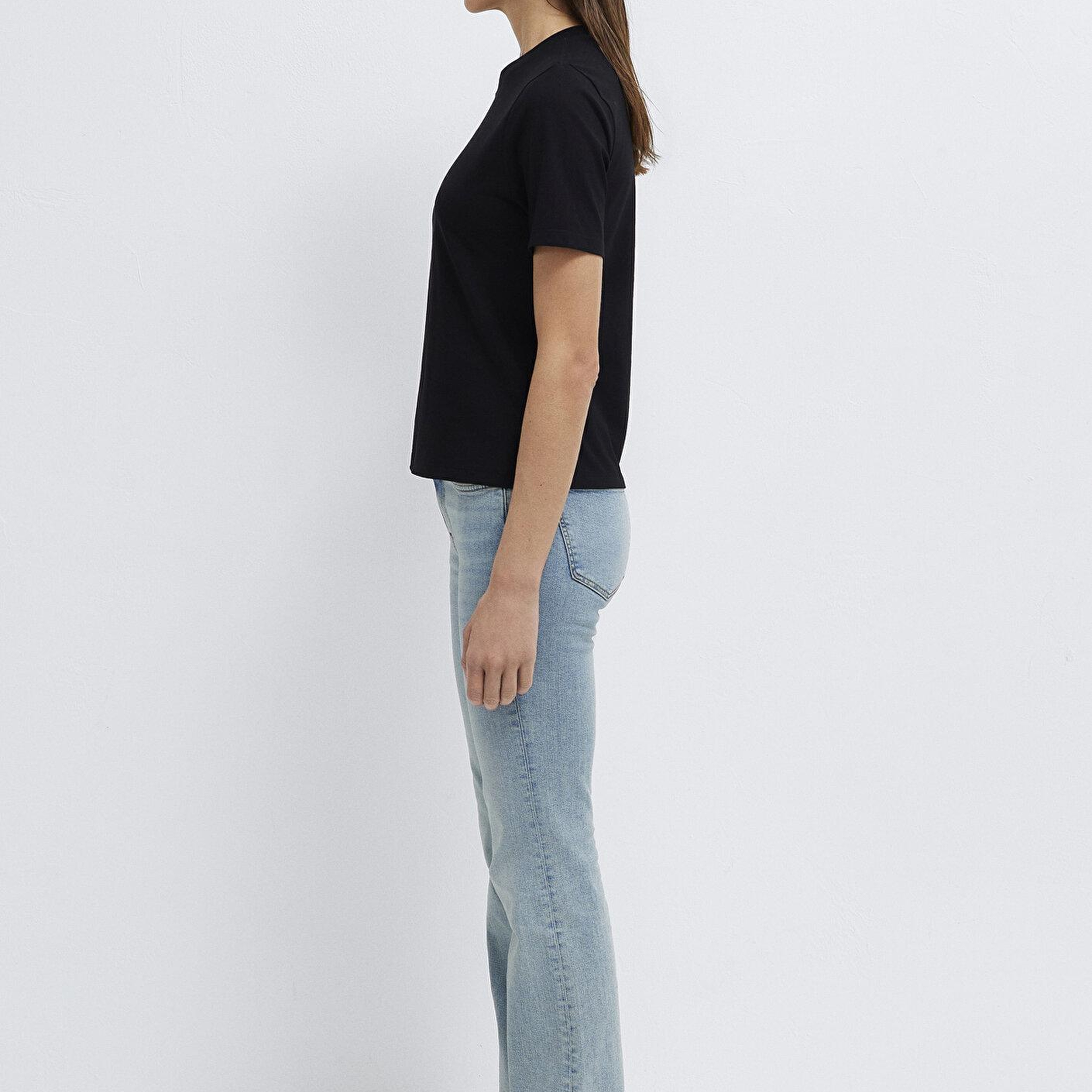 Mavi Siyah Basic Tişört Semi Slim Fit / Yarı Dar Kesim 1613895-900