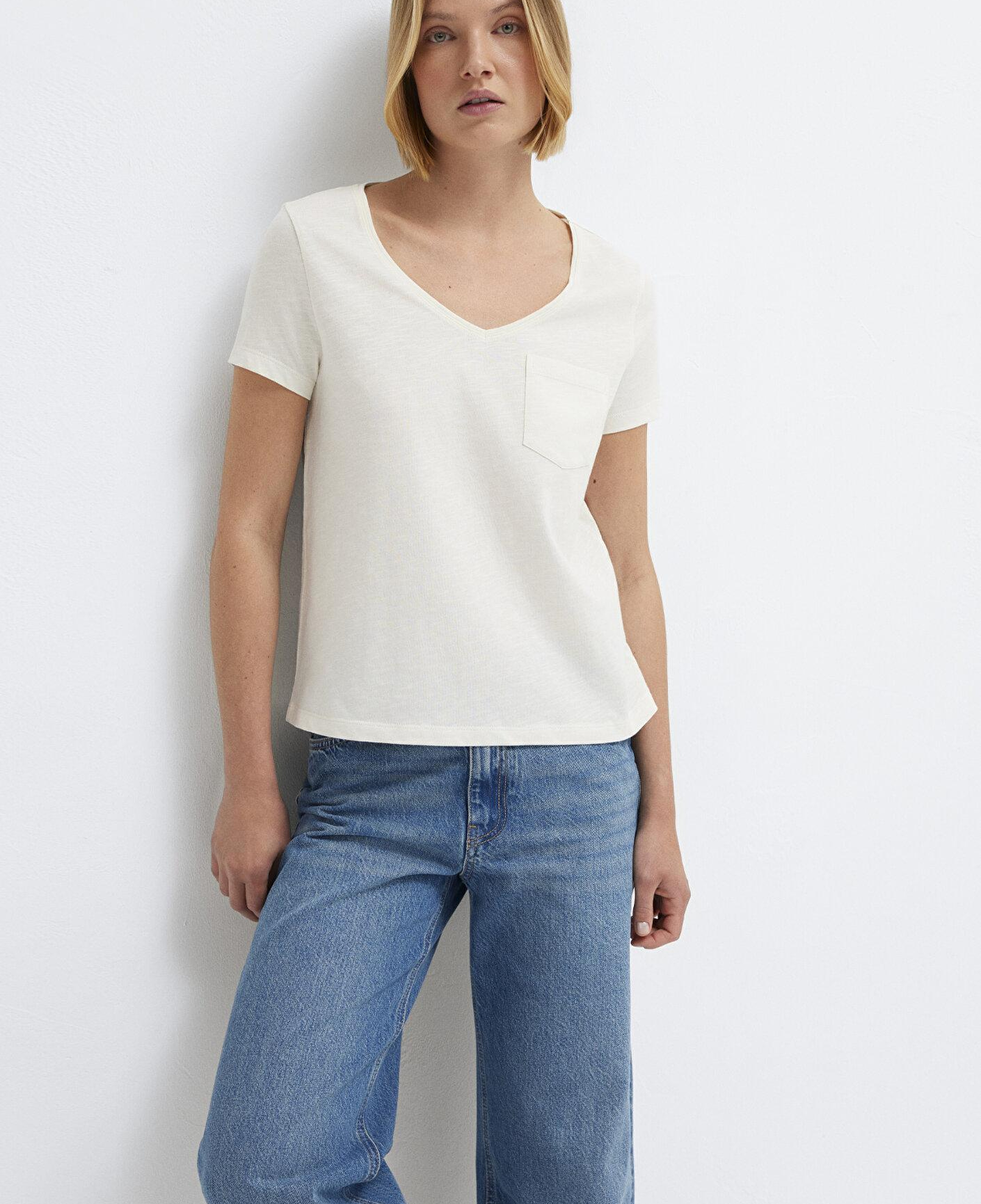 Mavi V Yaka Ekru Basic Tişört Slim Fit / Dar Kesim 1614178-80194