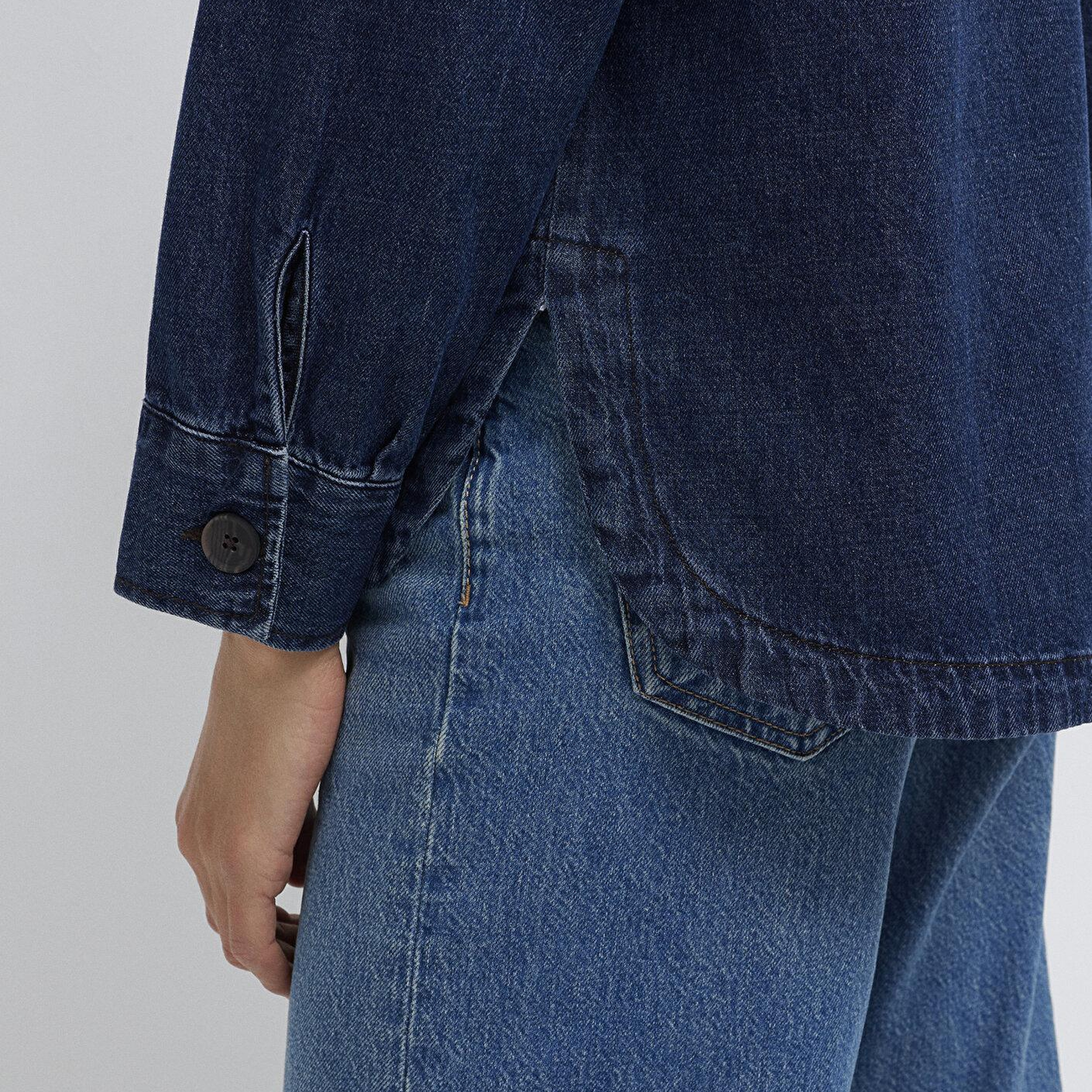 Mavi Yaka Detaylı Koyu Mavi Gömlek Loose Fit / Bol Rahat Kesim 1211536-91447