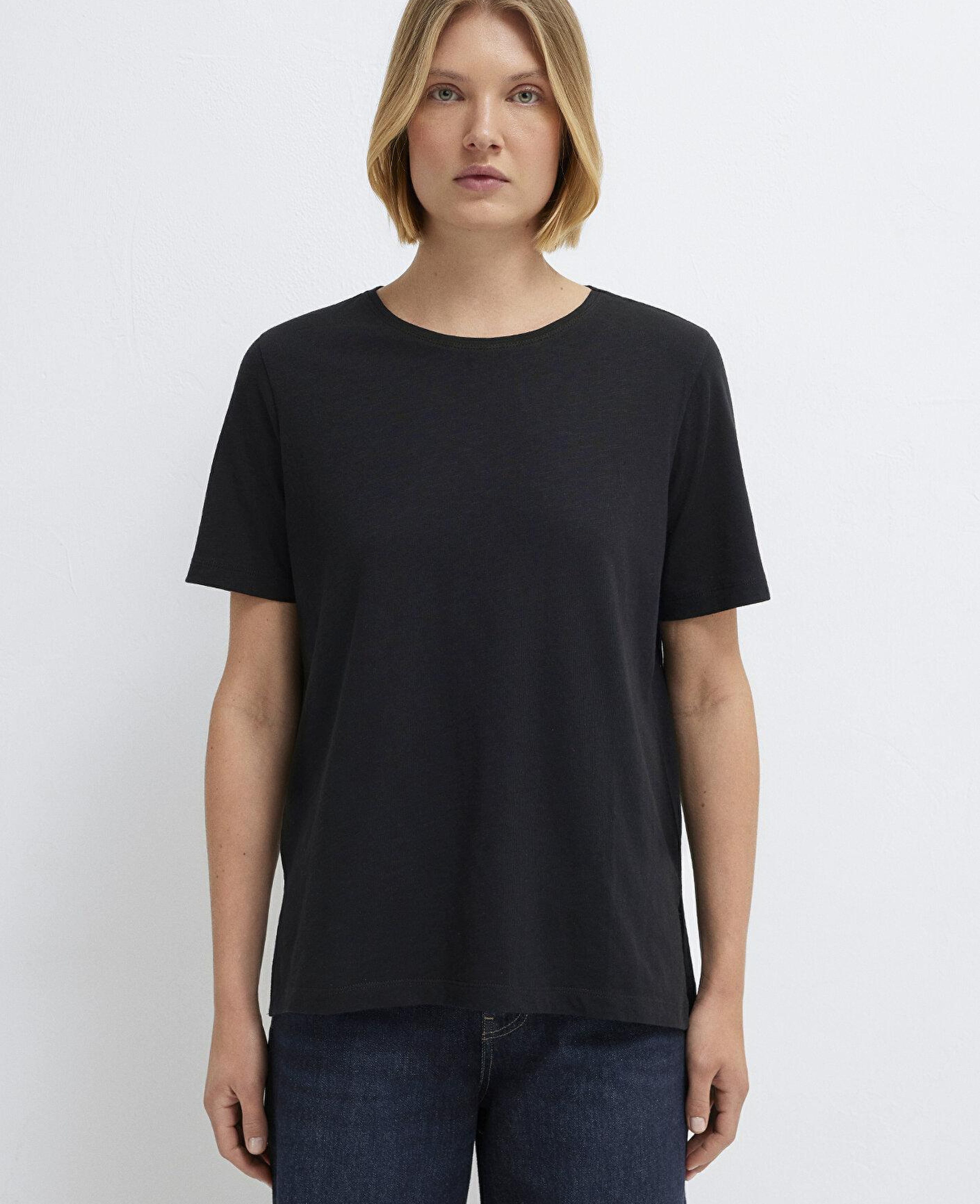 Mavi Yırtmaç Detaylı Siyah Tişört Loose Fit / Bol Rahat Kesim 1614174-900