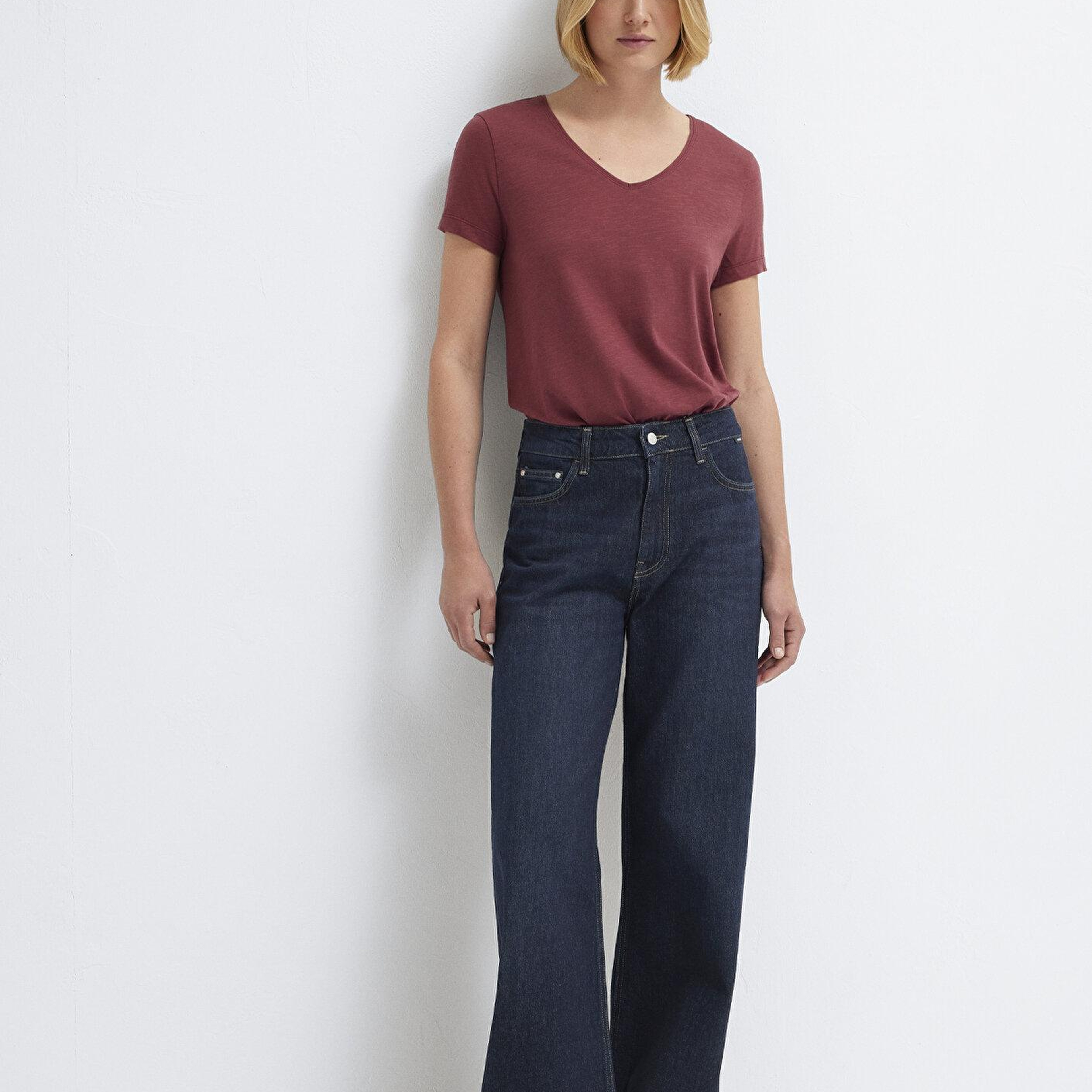 Mavi V Yaka Bordo Basic Tişört Slim Fit / Dar Kesim 1614176-70412