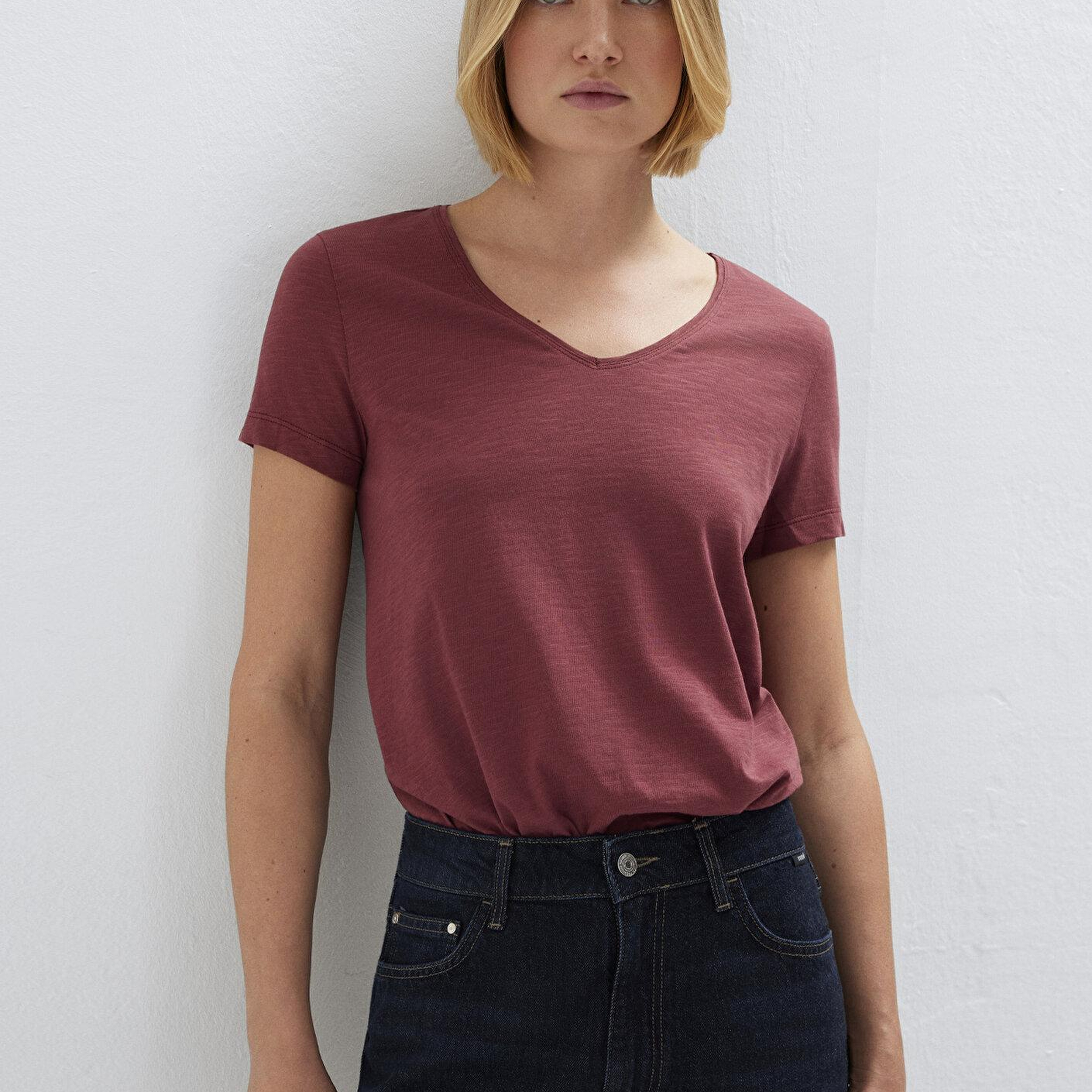 Mavi V Yaka Bordo Basic Tişört Slim Fit / Dar Kesim 1614176-70412