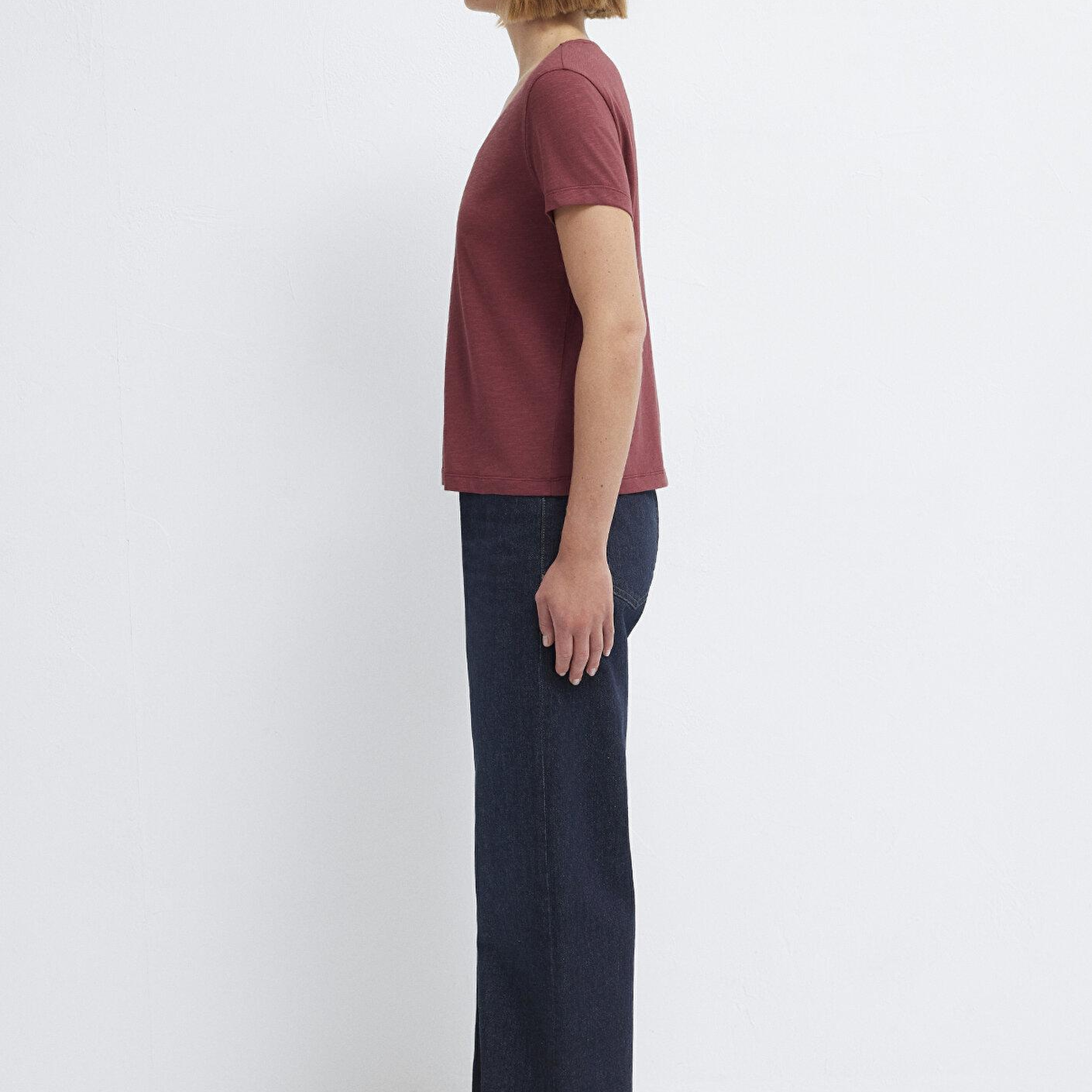 Mavi V Yaka Bordo Basic Tişört Slim Fit / Dar Kesim 1614176-70412