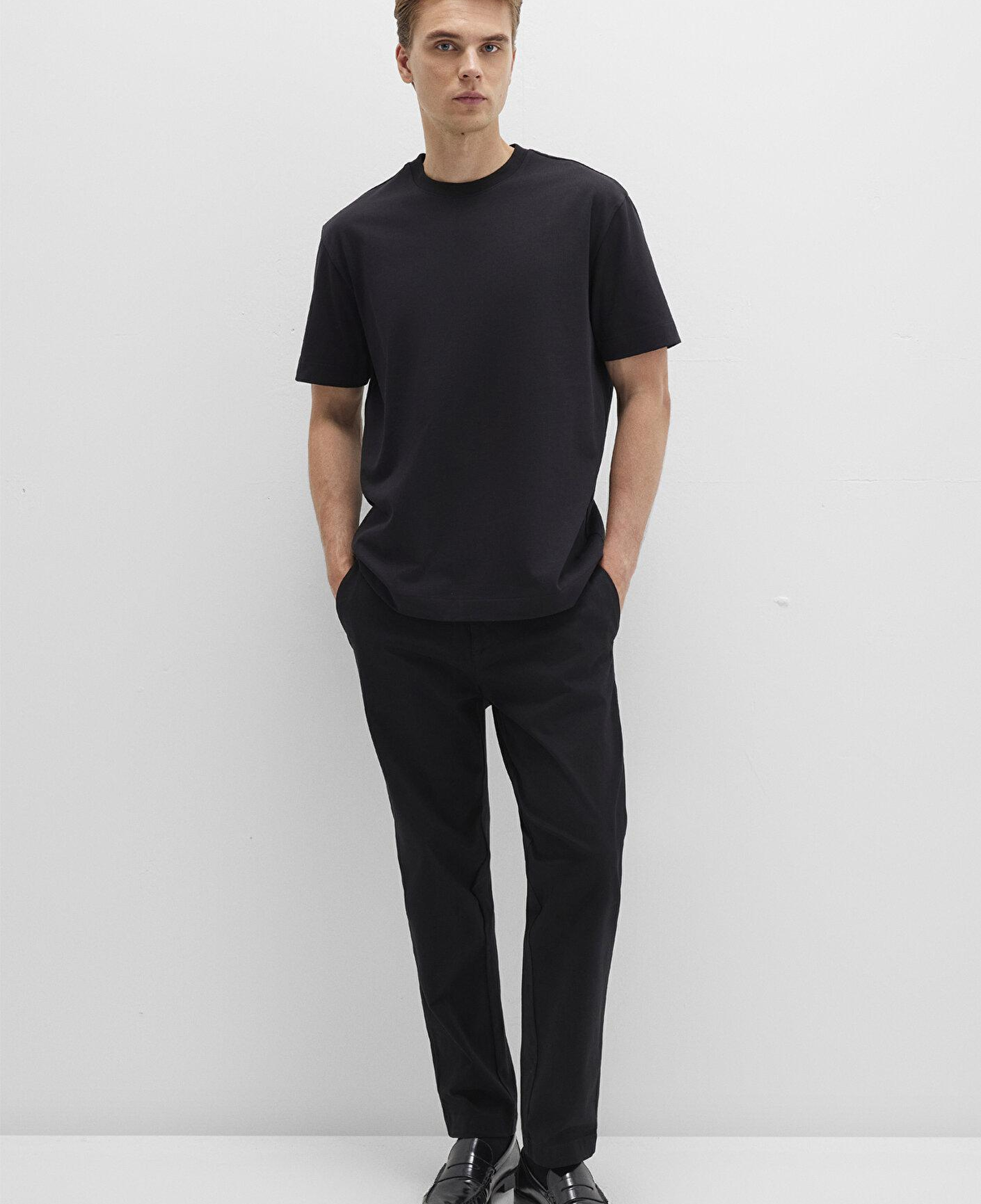 Mavi Bisiklet Yaka Siyah Basic Tişört Loose Fit / Bol Rahat Kesim 0612864-900