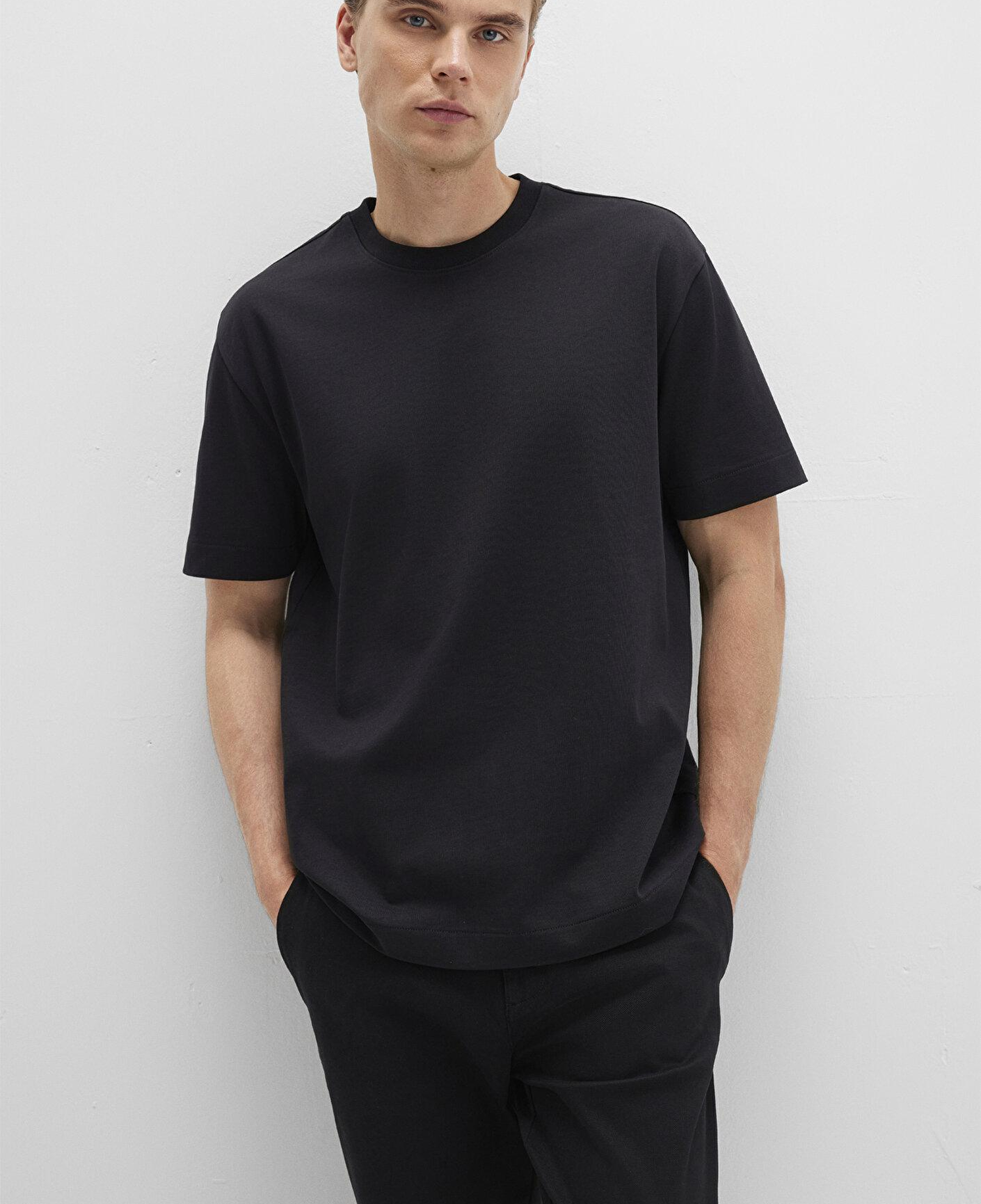 Mavi Bisiklet Yaka Siyah Basic Tişört Loose Fit / Bol Rahat Kesim 0612864-900