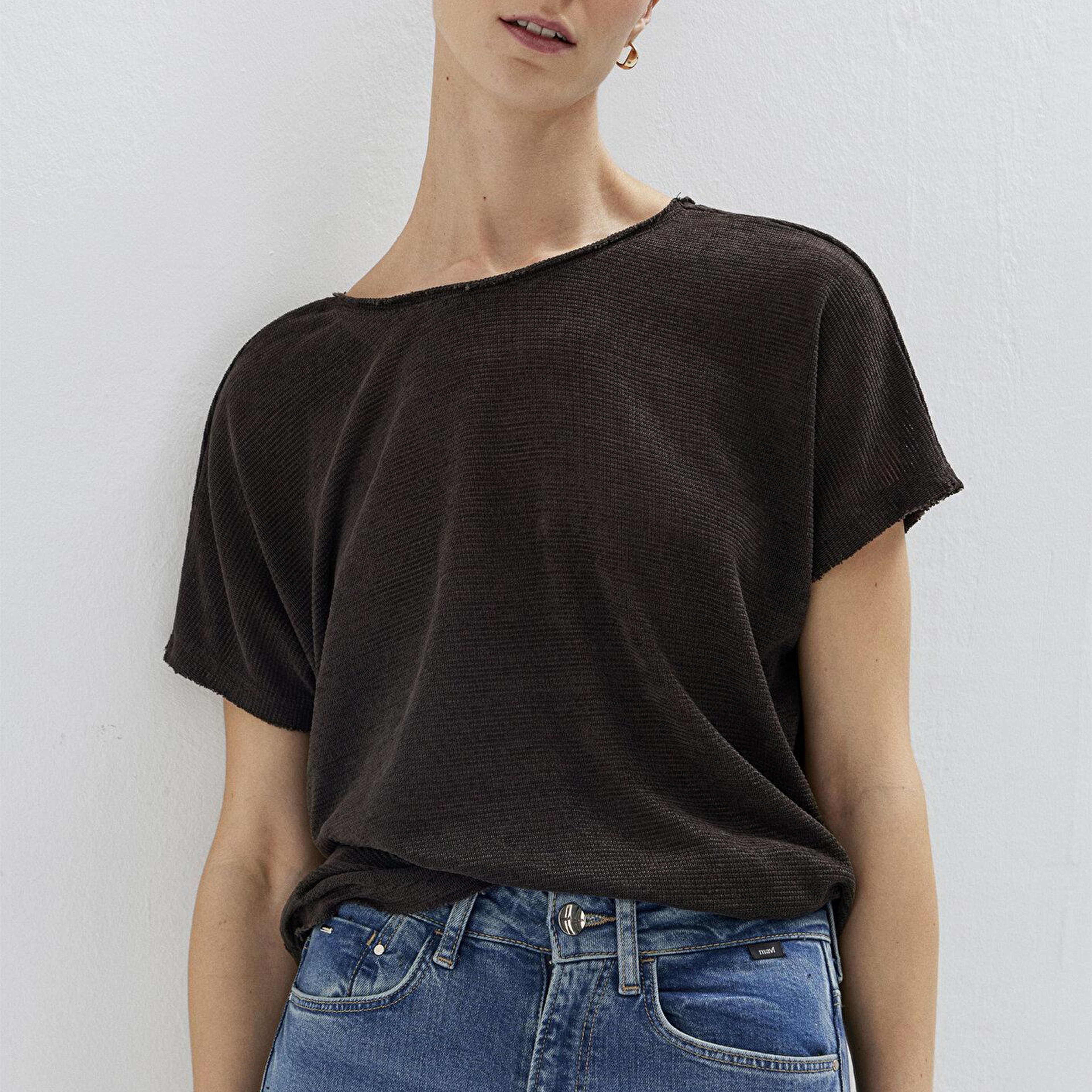 Mavi Dokulu Antrasit Basic Tişört Loose Fit / Bol Rahat Kesim 167311-70087