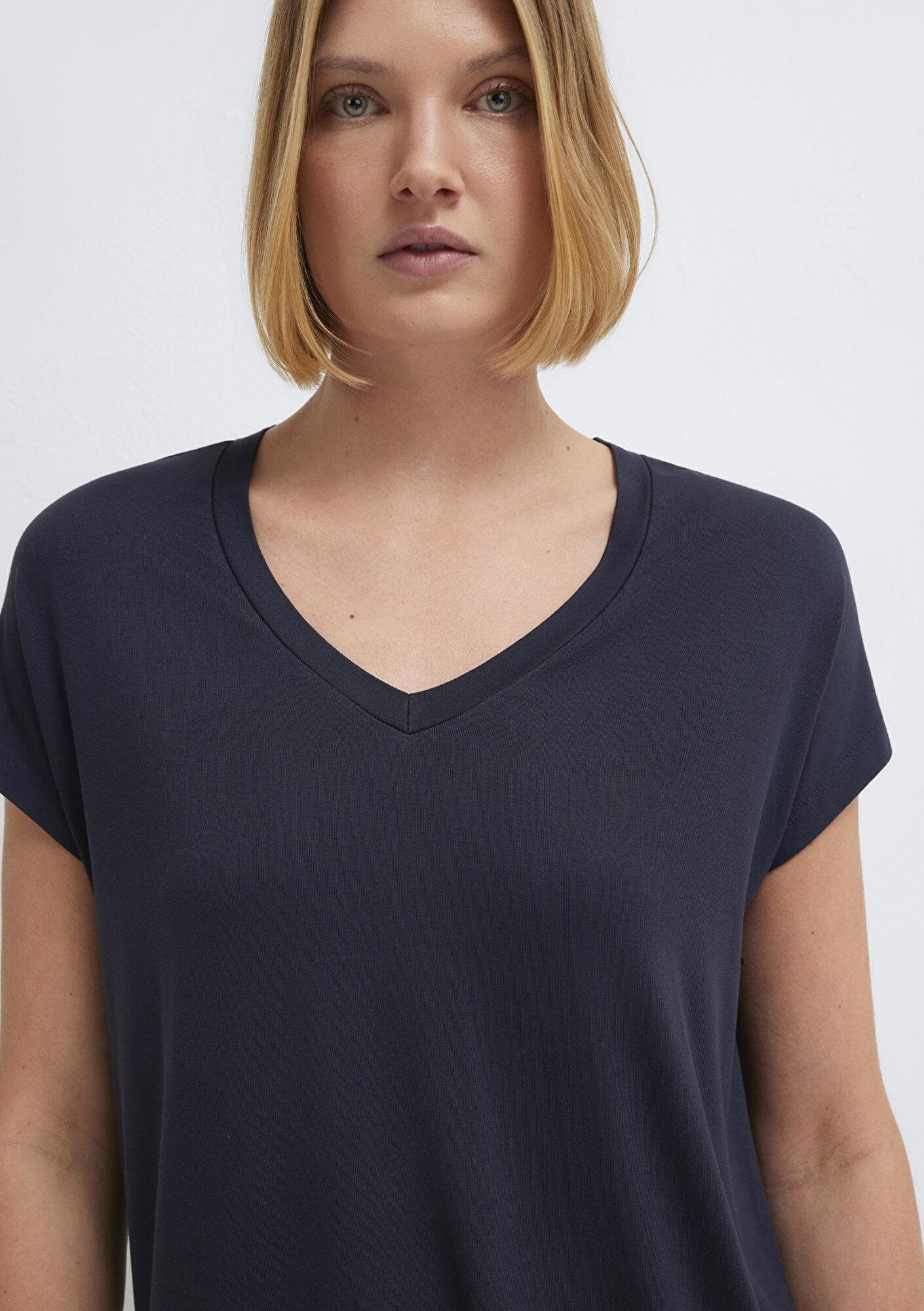 Mavi V Yaka Lacivert Basic Viskoz Tişört Regular Fit / Normal Kesim 167714-85315