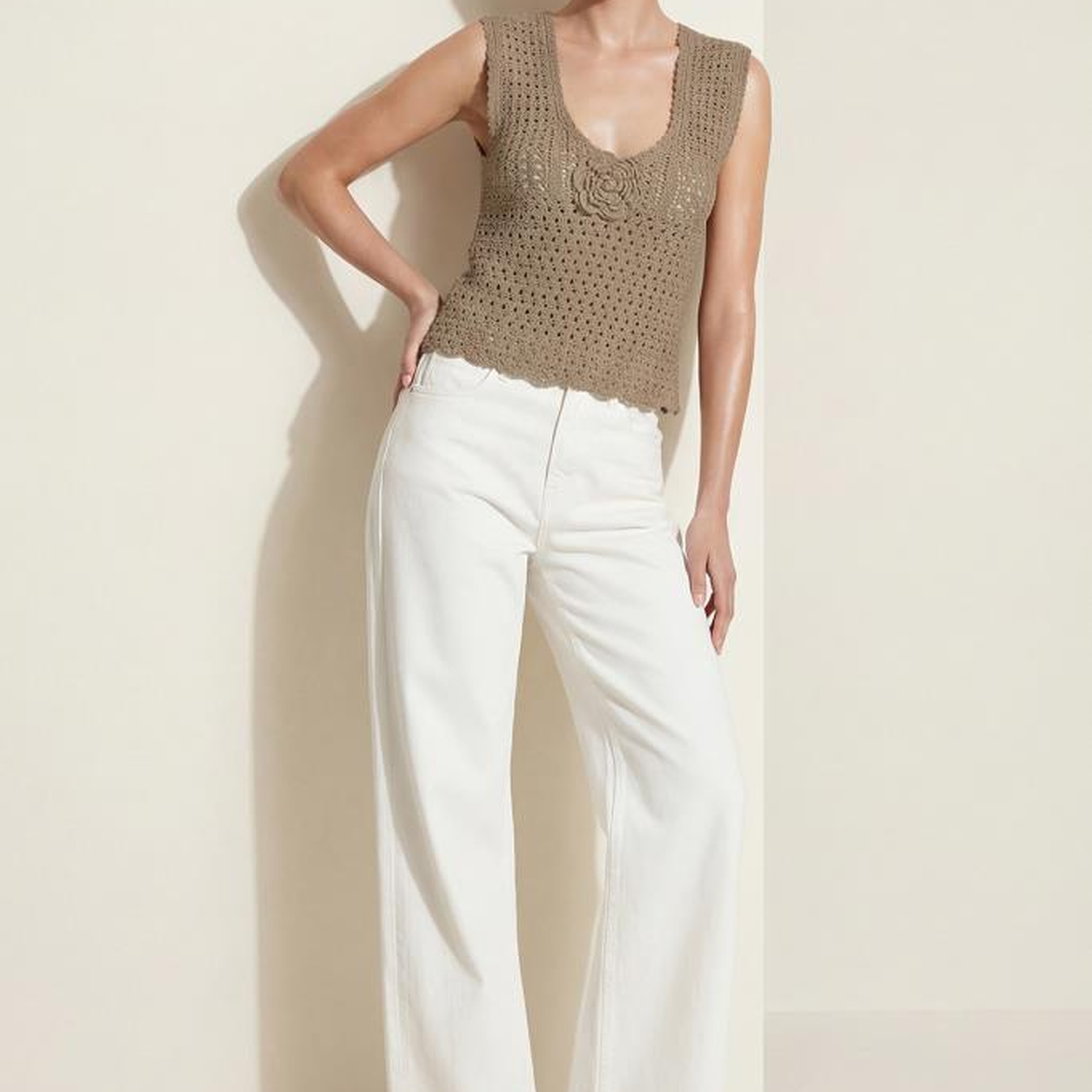 Join Us V Yaka El İşi Çiçek Detaylı Bej Bluz