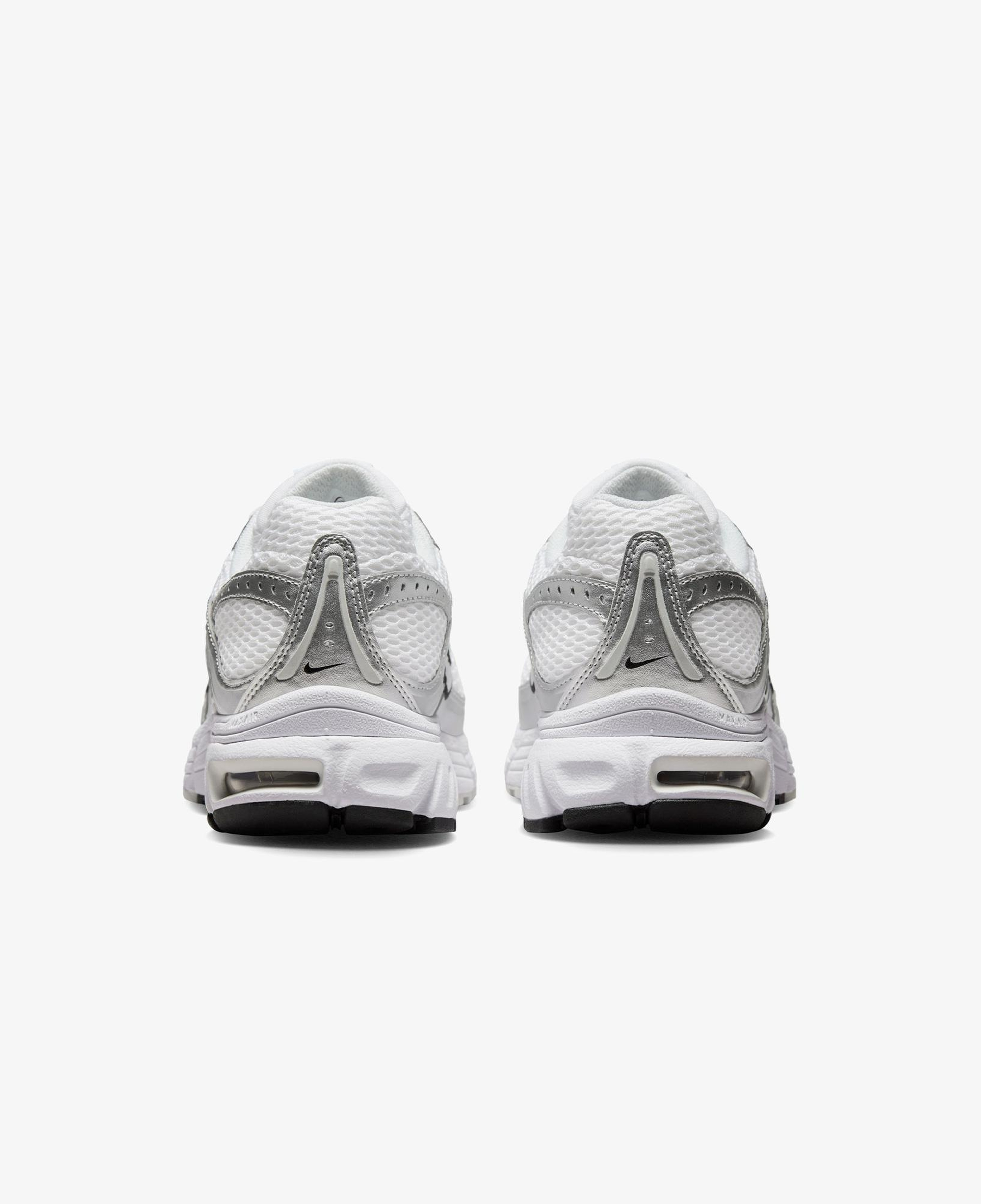 Nike Air Max Moto Kadın Beyaz Spor Ayakkabı