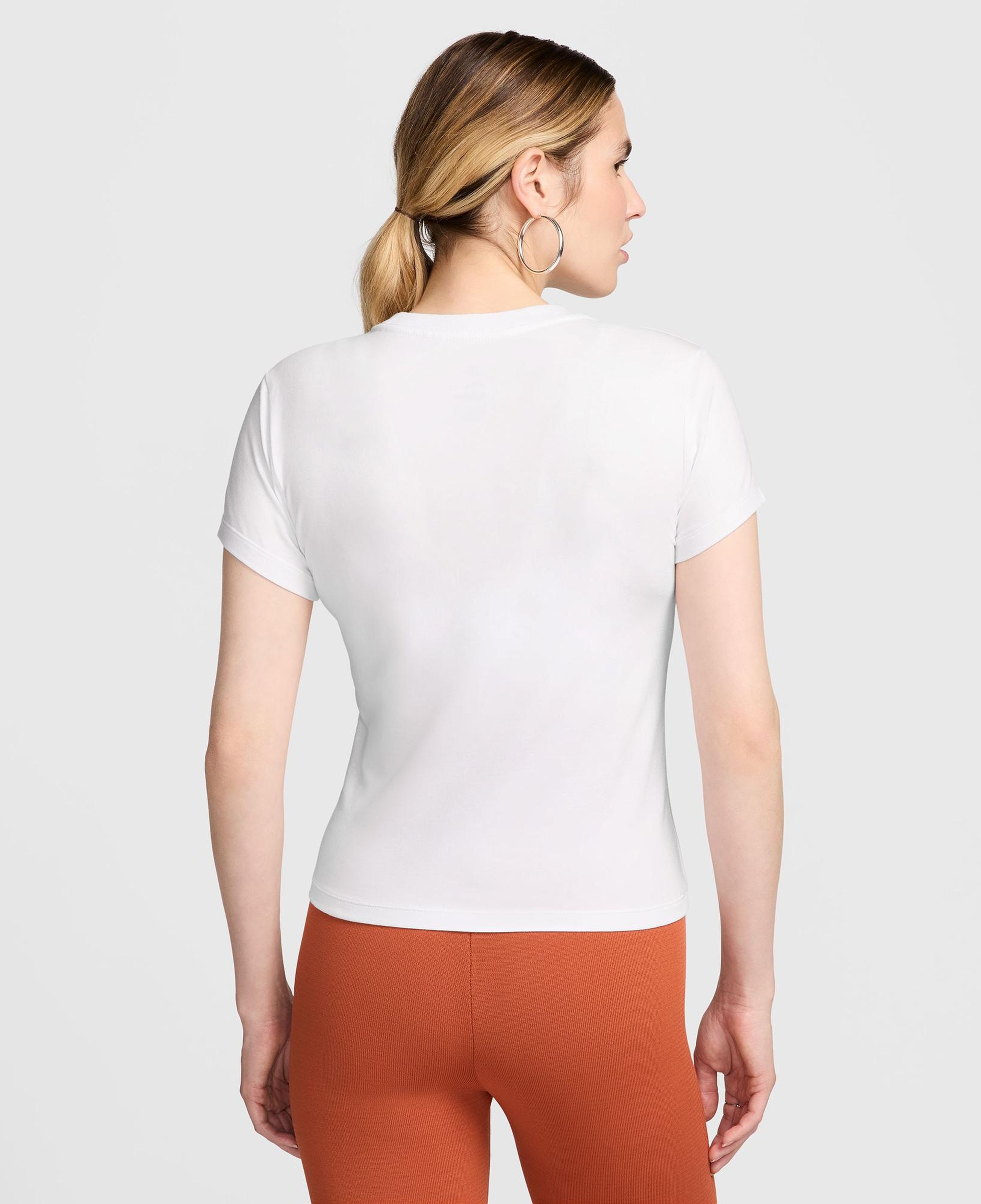 Nike Sportswear Chill Knit Kadın Beyaz T-Shirt