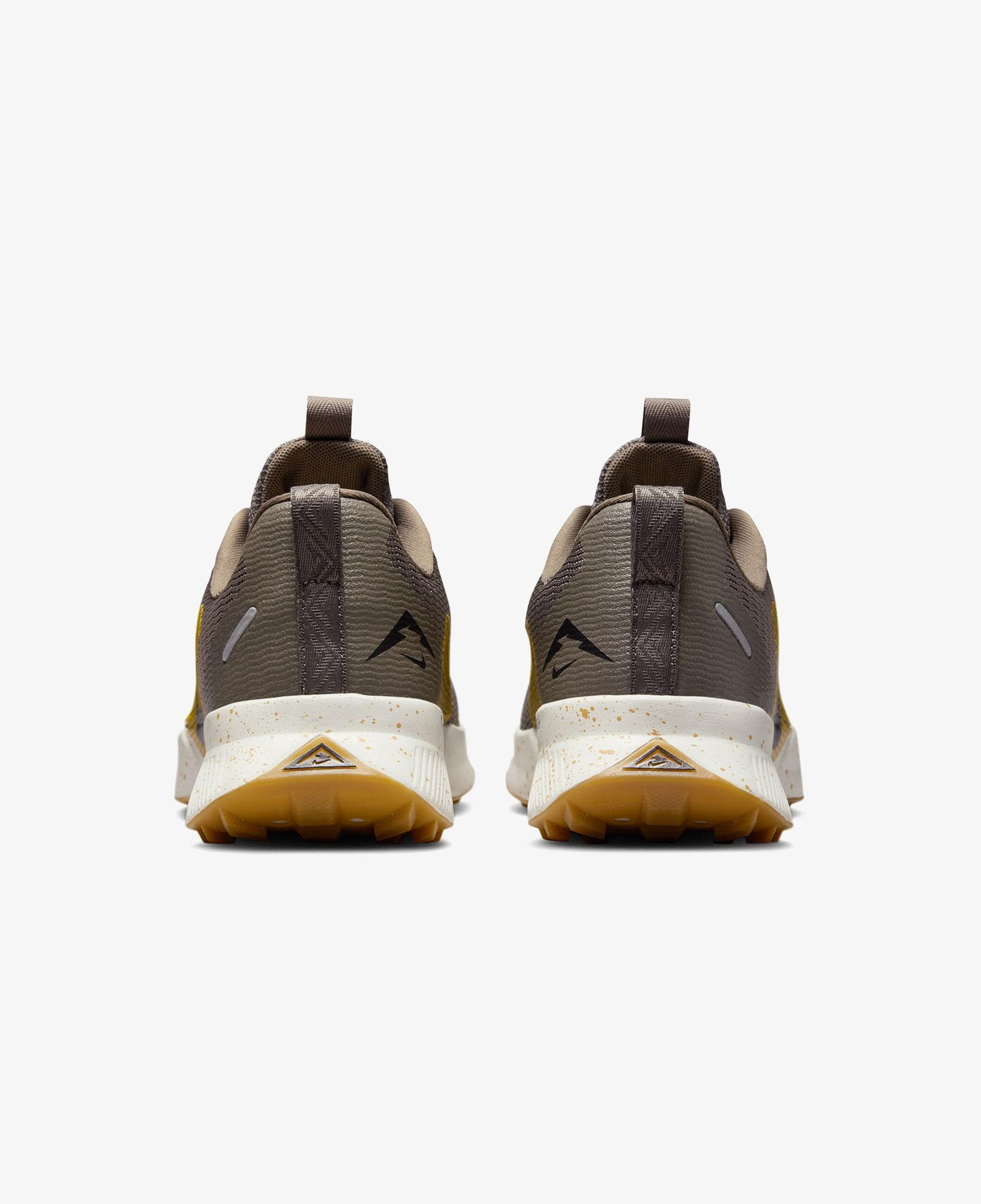 Nike Juniper Trail 3 Kadın Kahverengi Koşu Ayakkabısı