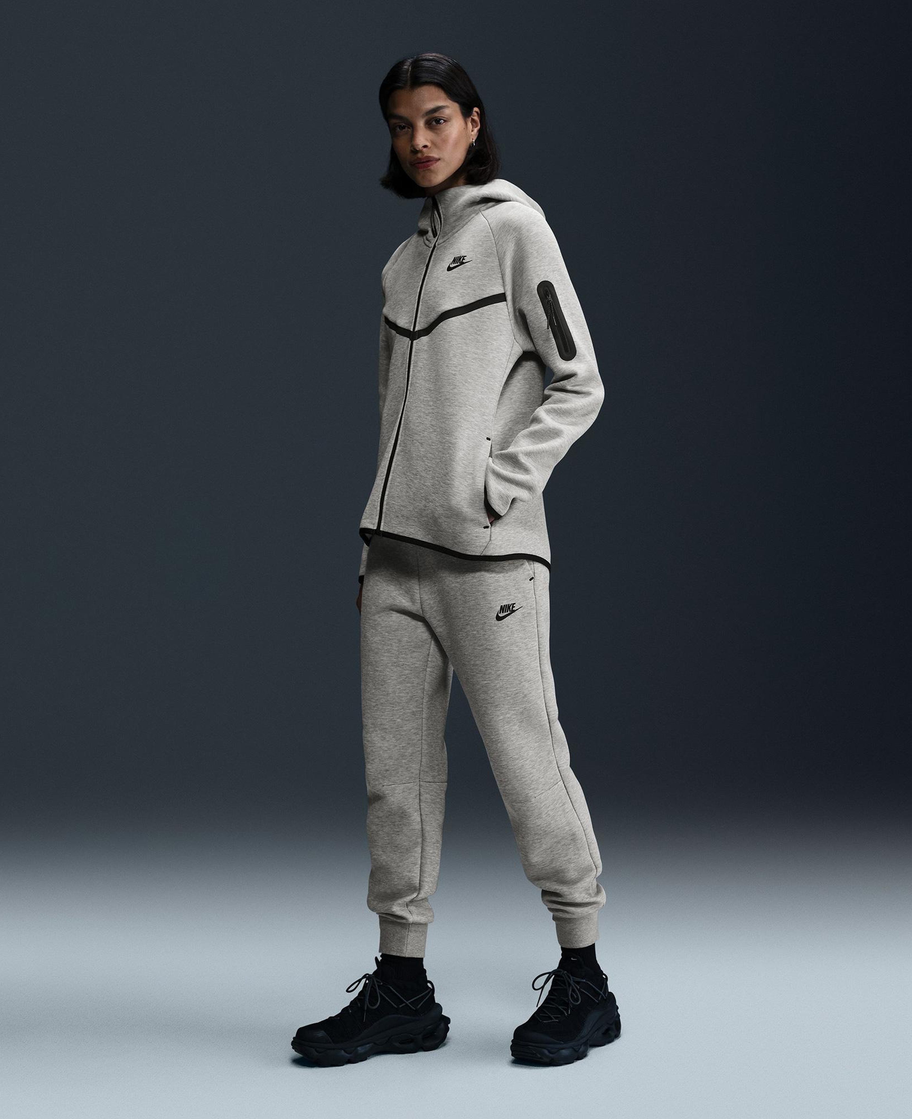 Nike Sportswear Tech Fleece Kadın Gri Eşofman Altı