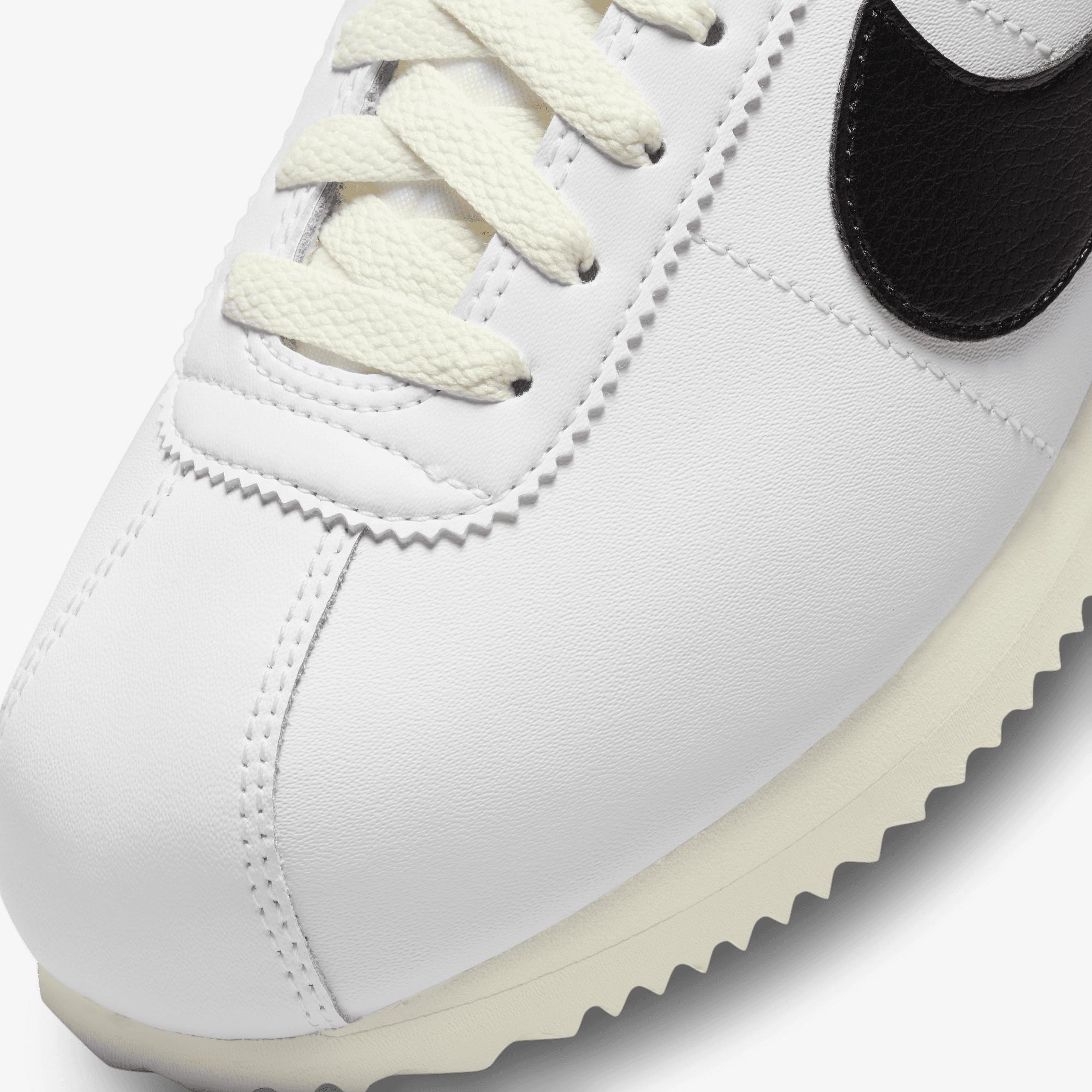 Nike Cortez Kadın Beyaz Spor Ayakkabı